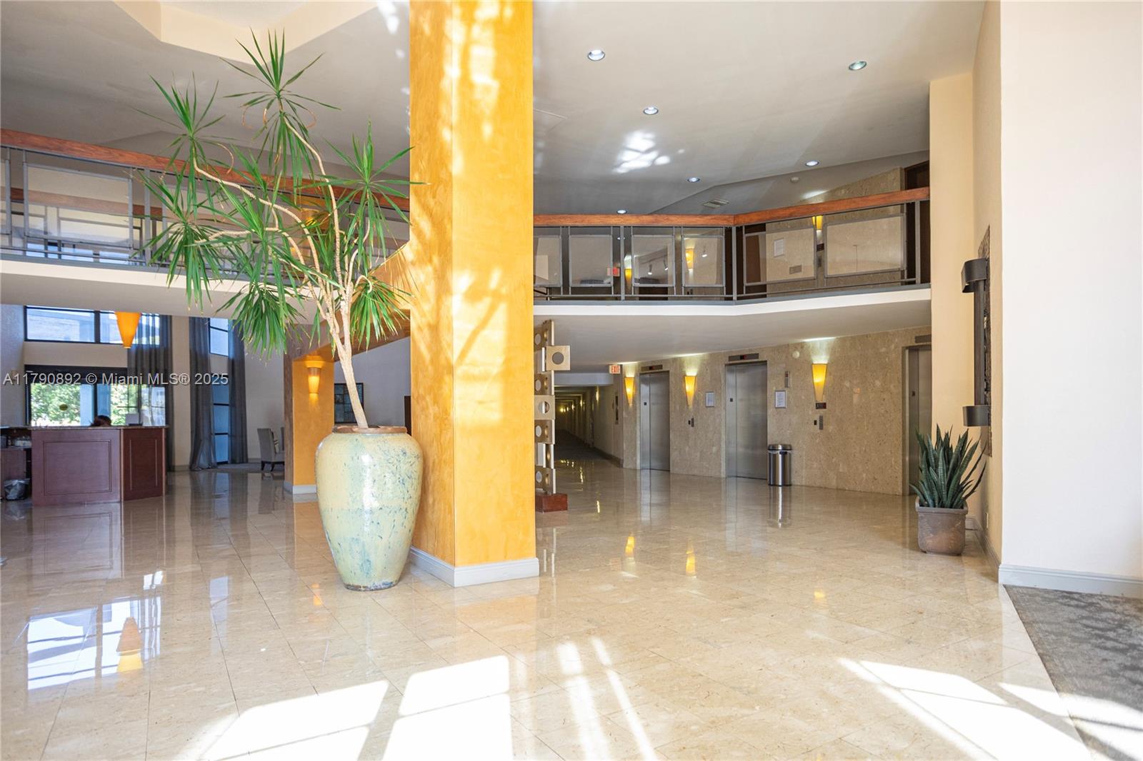 400 Leslie Dr # 405