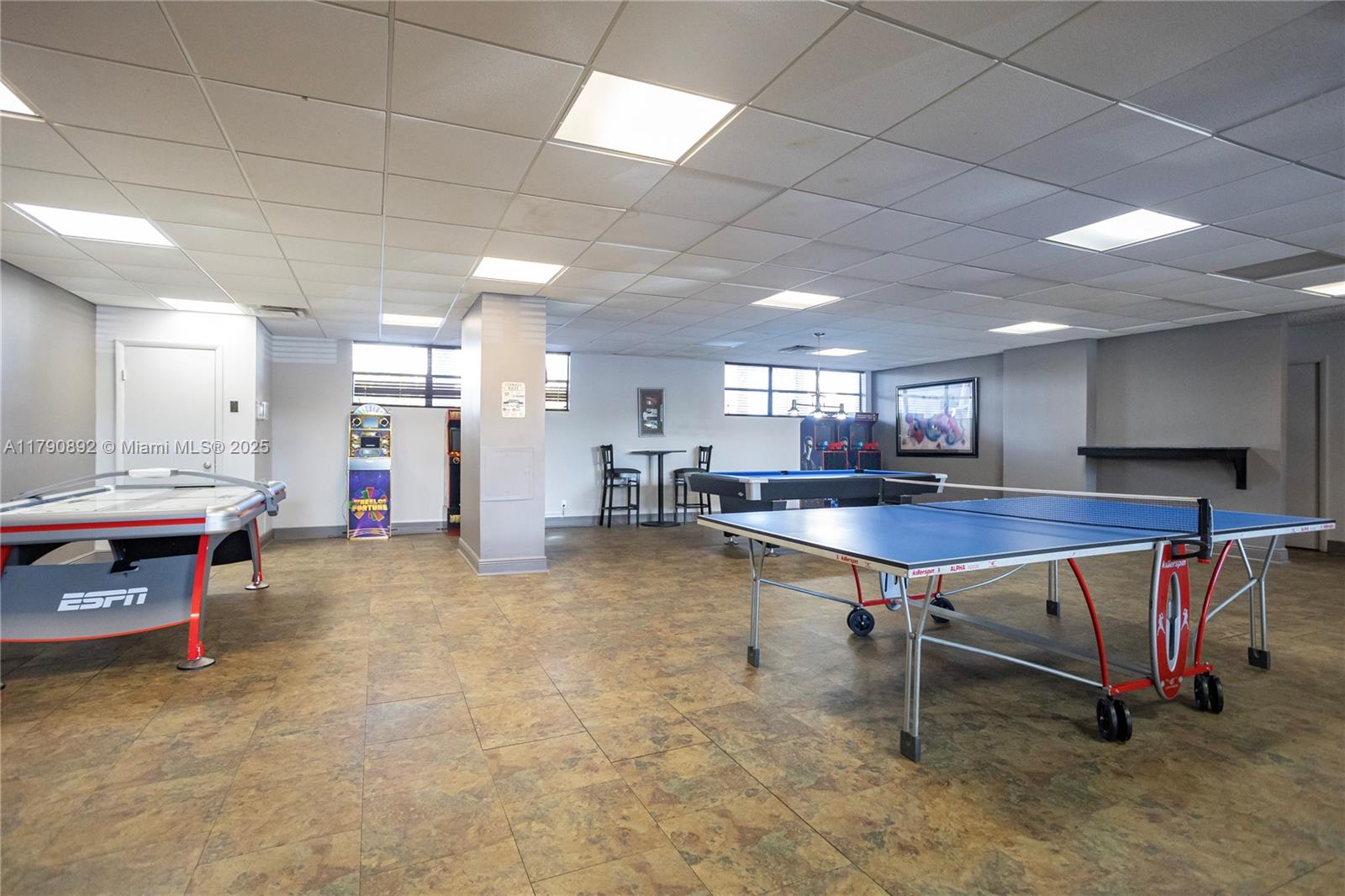 400 Leslie Dr # 405