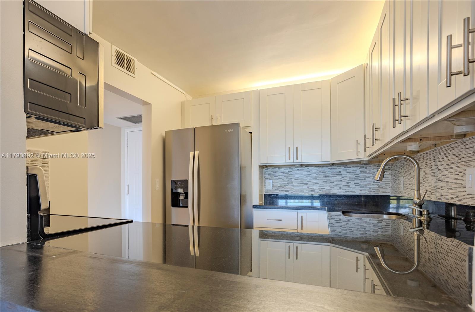 400 Leslie Dr # 405