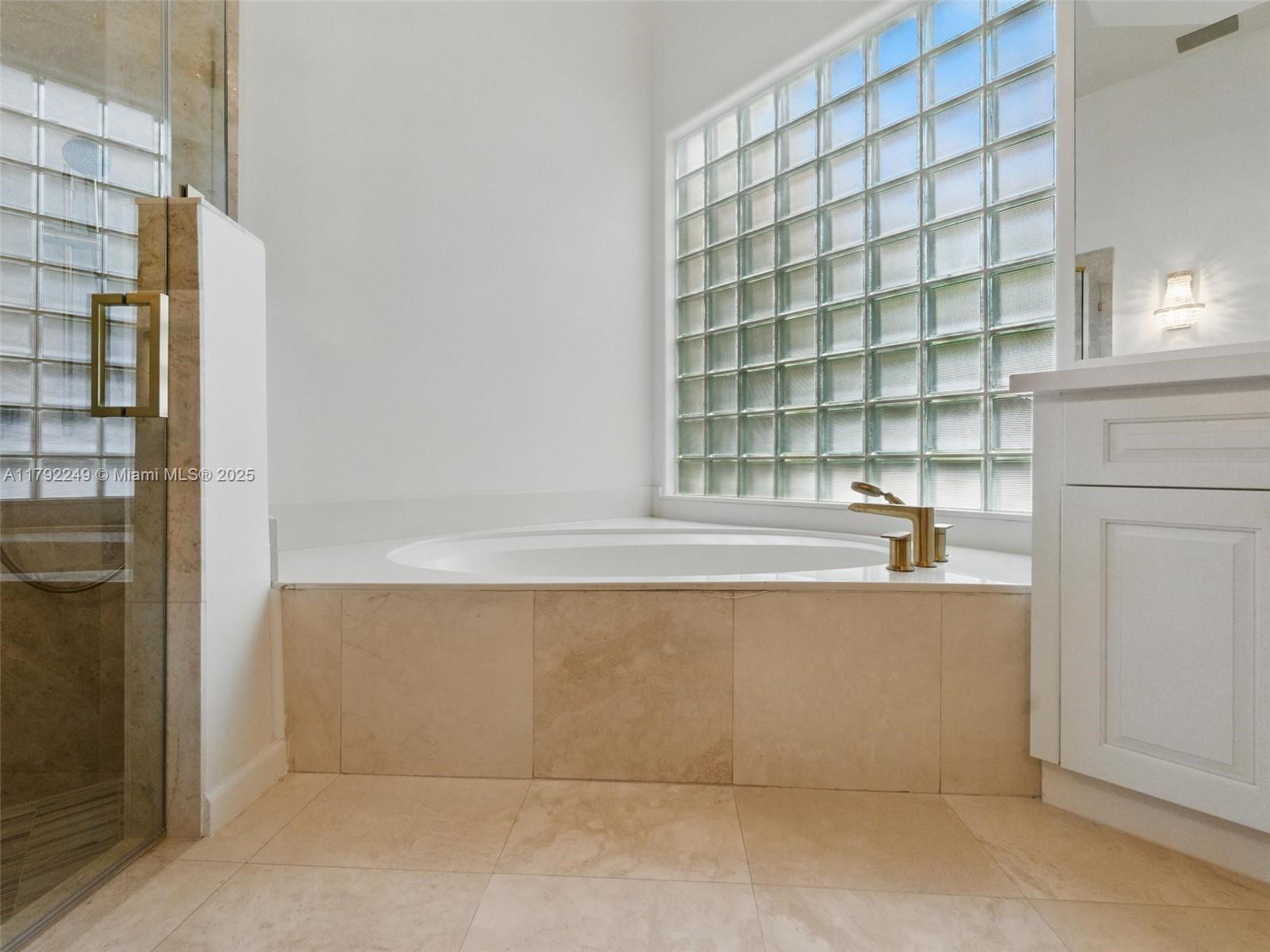 2456 Bay Isle Ct