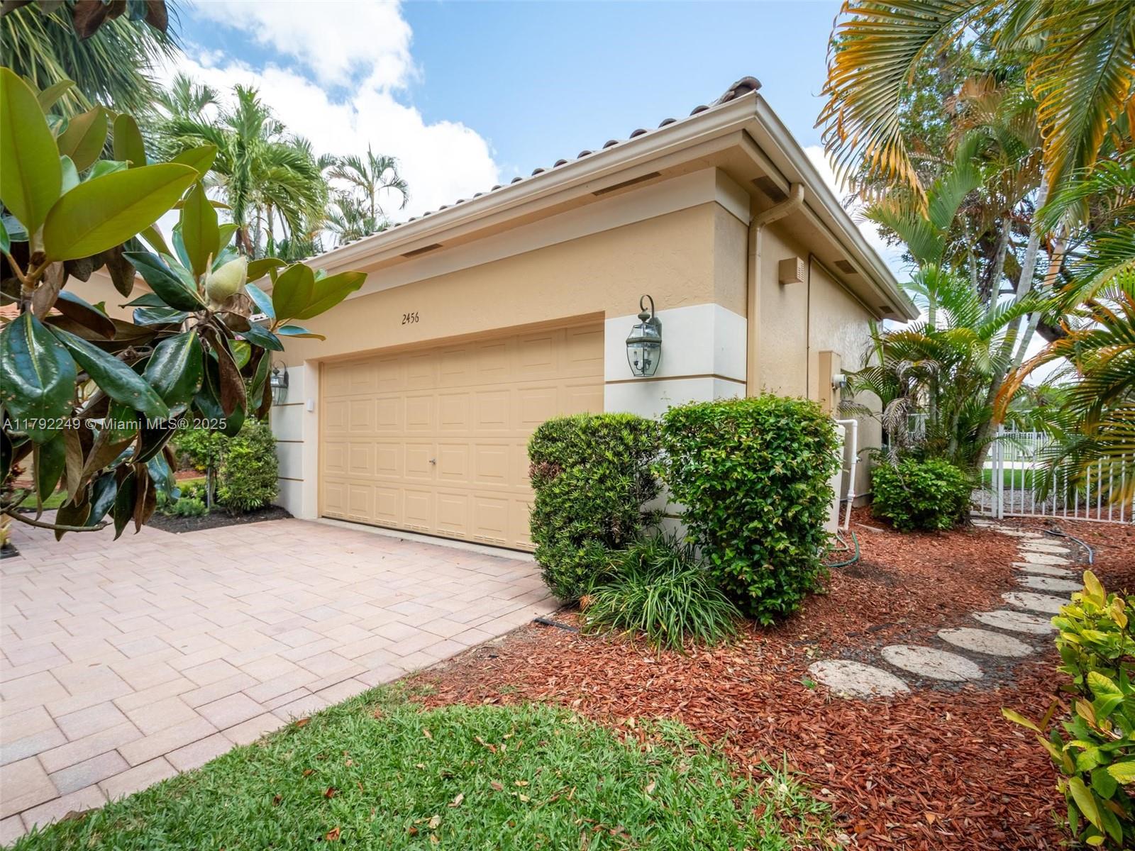 2456 Bay Isle Ct