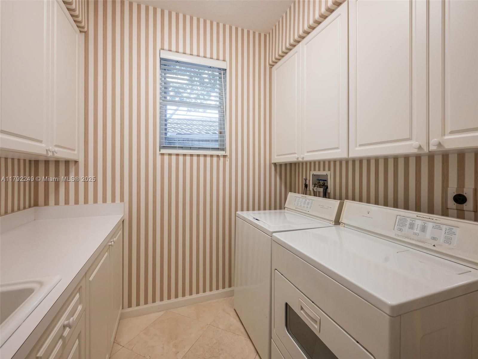 2456 Bay Isle Ct