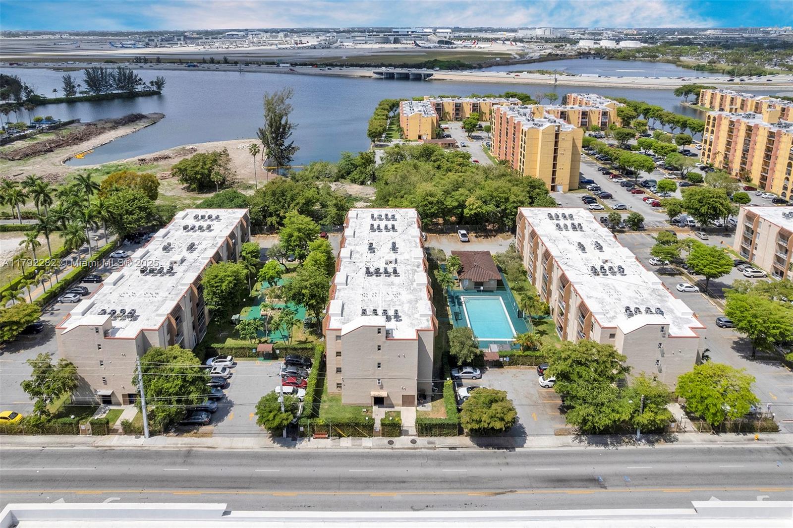 4845 NW 7th St # 5 Unit: 309-5