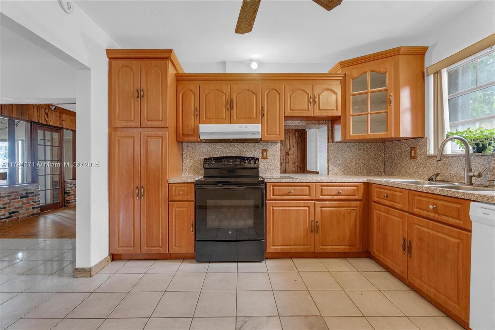 700 NW 76th Ave