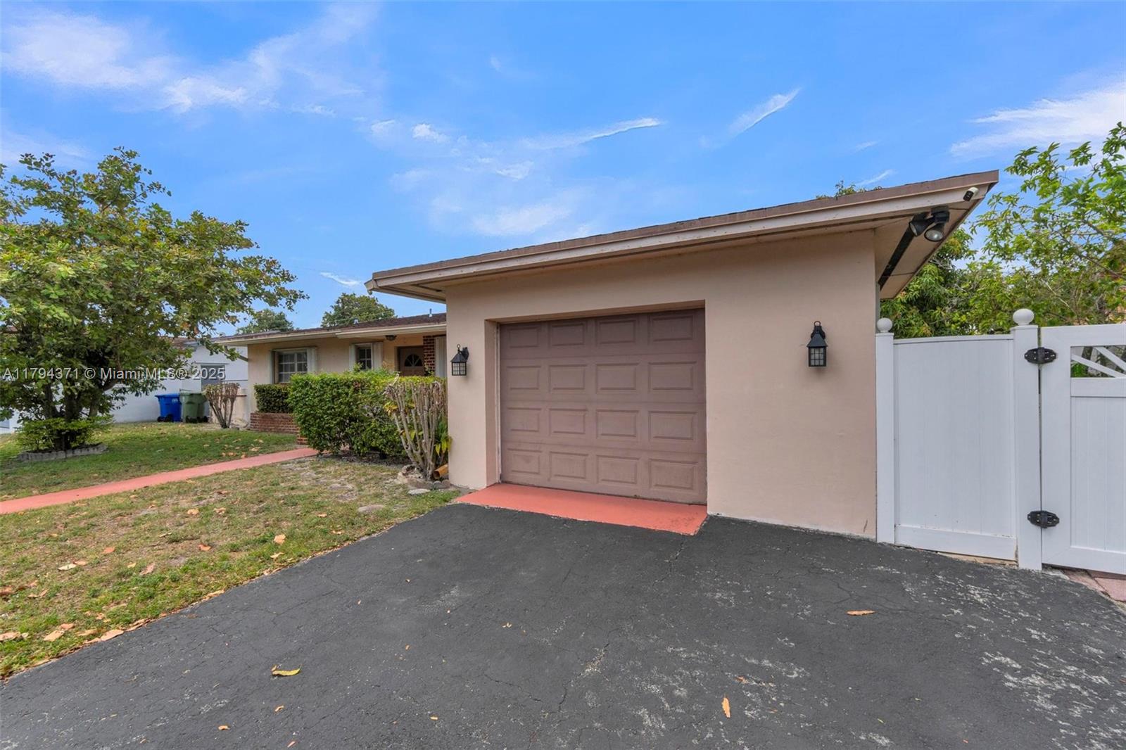 700 NW 76th Ave