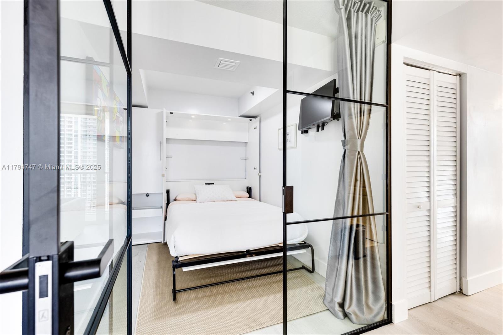 1200 Brickell Bay Dr # 2923
