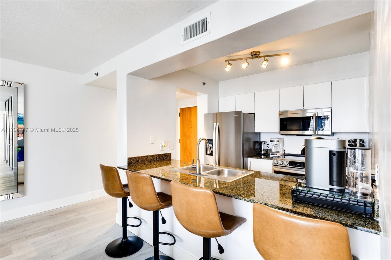 1200 Brickell Bay Dr # 2923