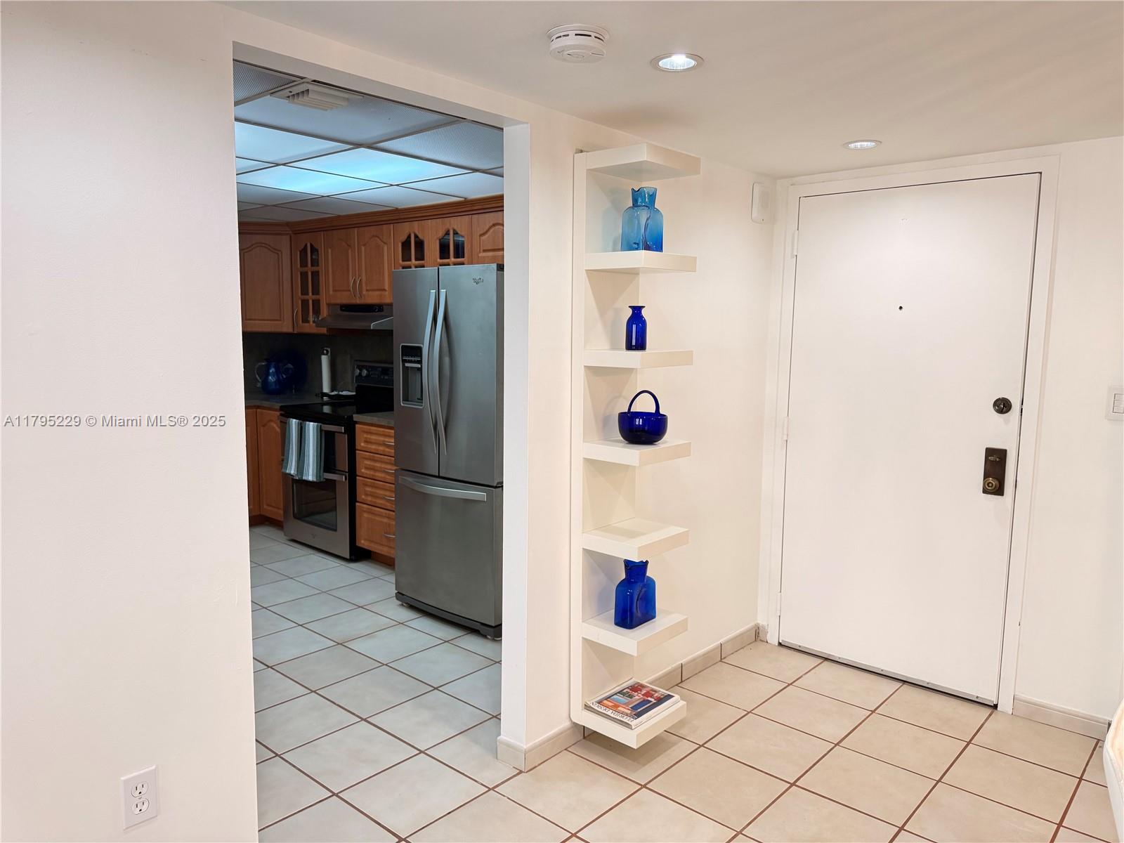 1623 Collins Ave # 211
