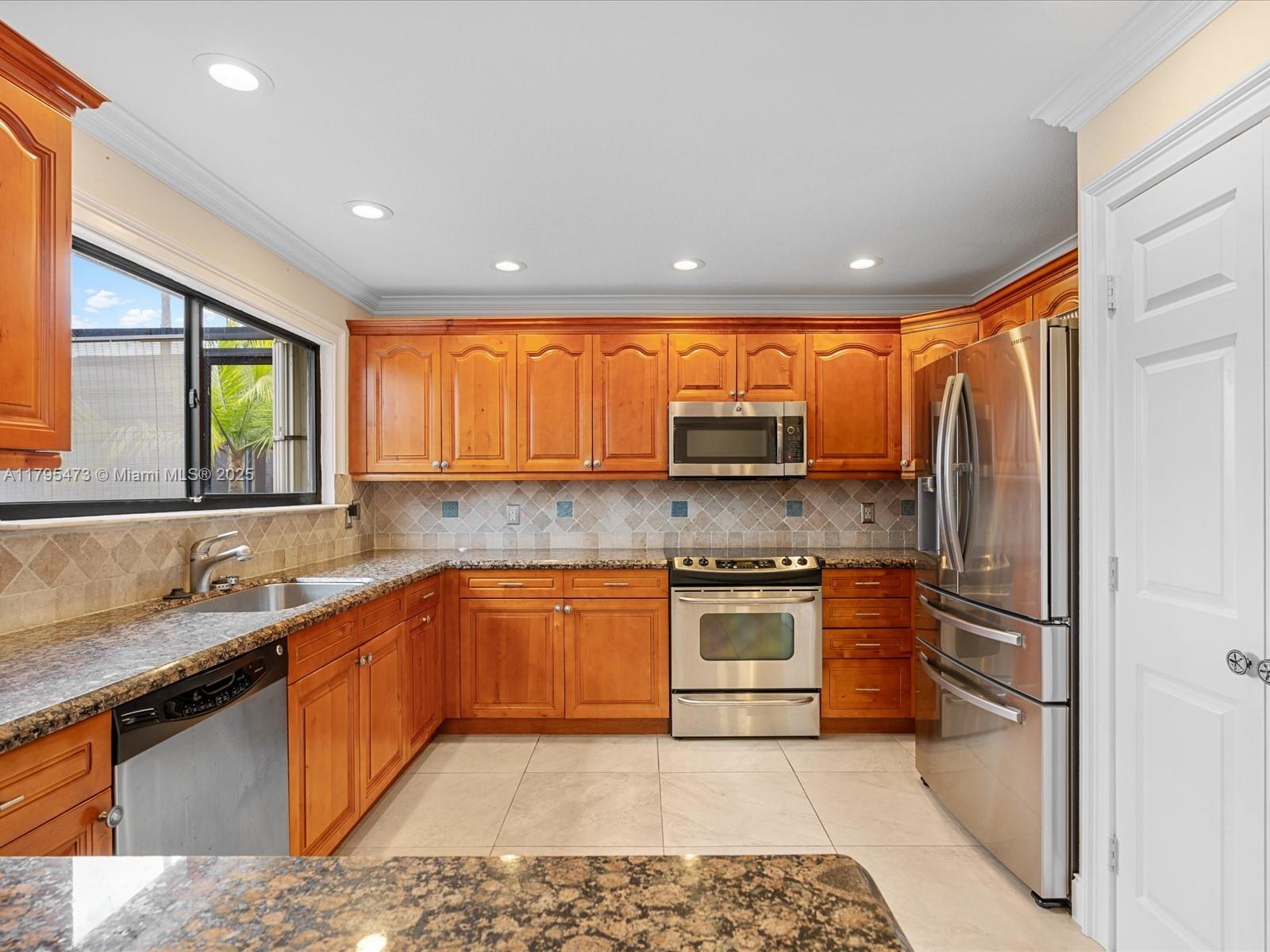 4150 NW 6th St