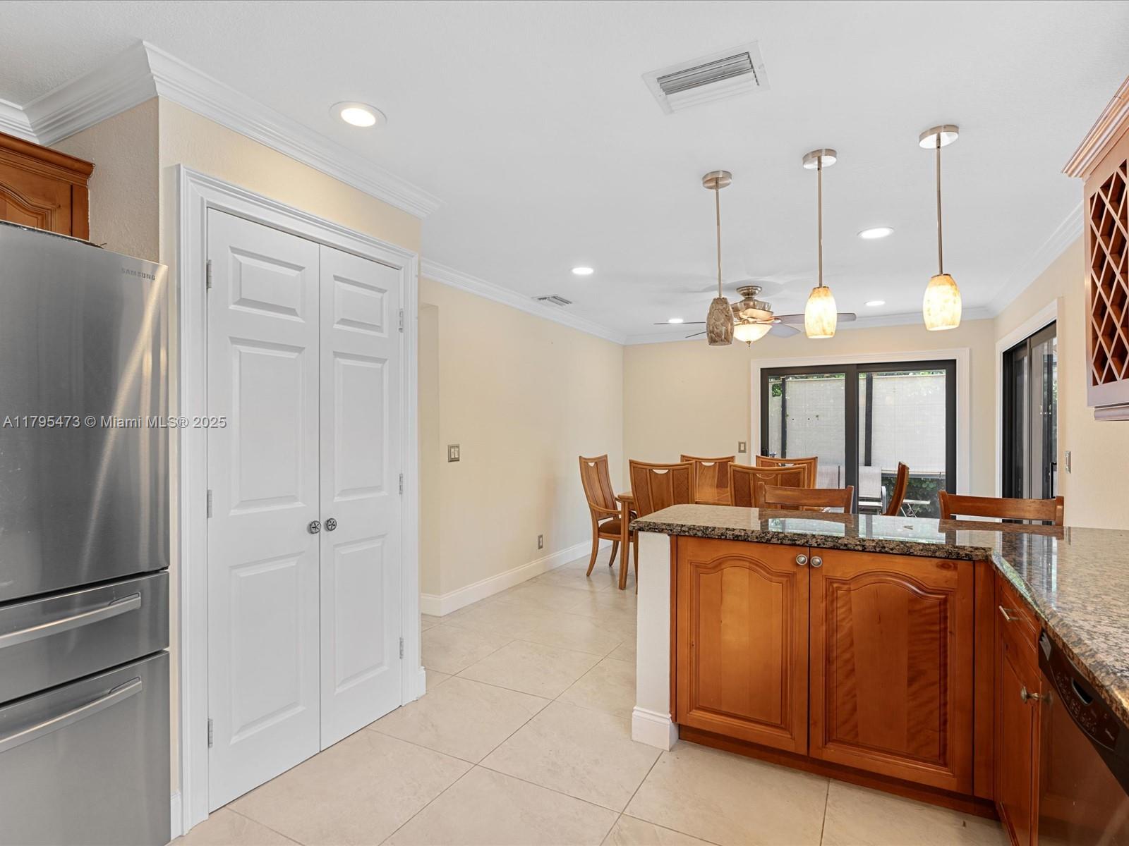 4150 NW 6th St