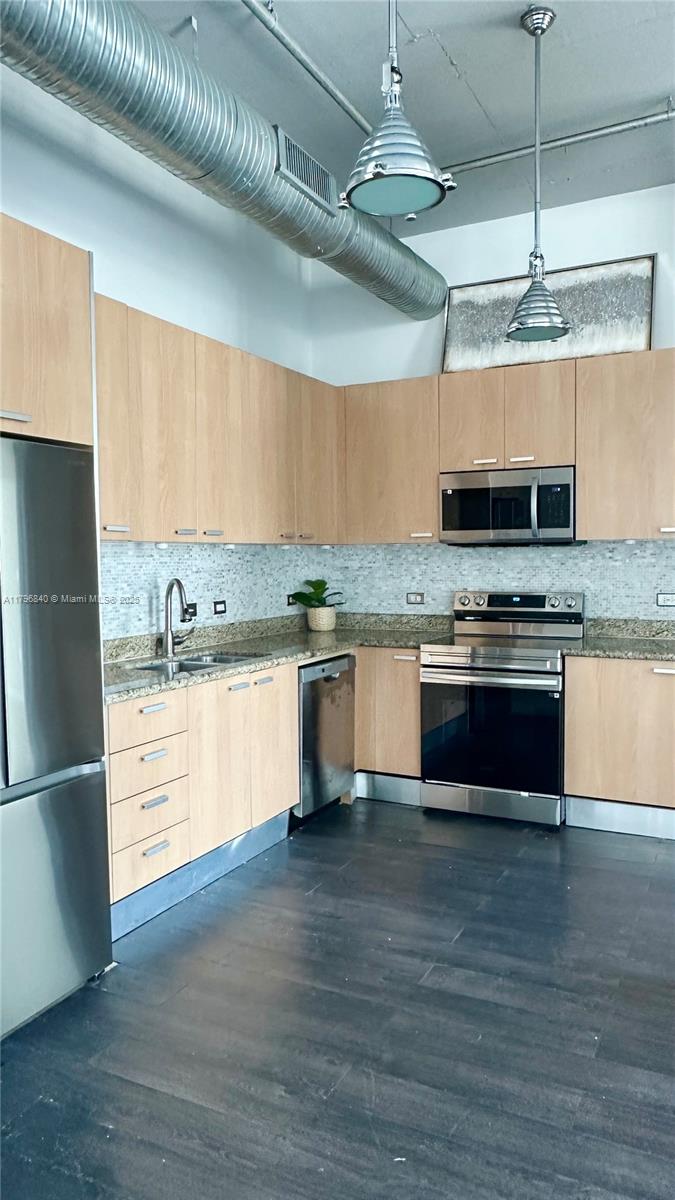 2100 Van Buren St # 321