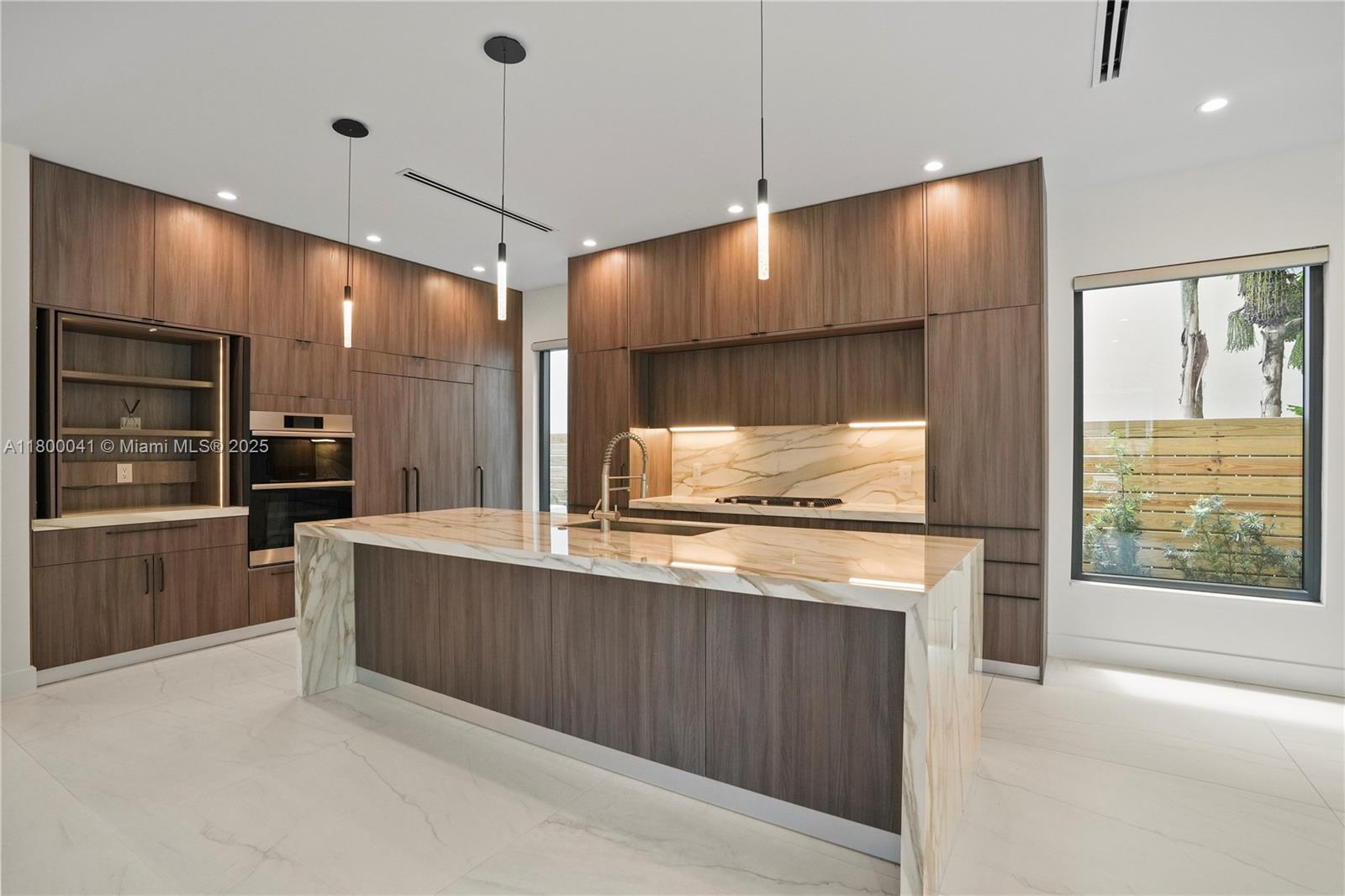 739 NE 17th Way # 0