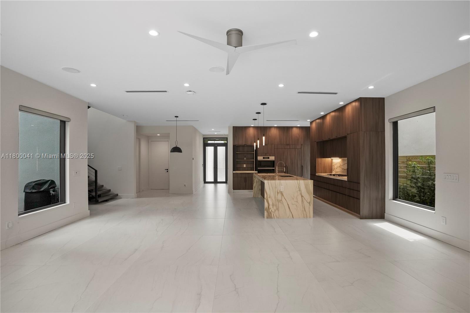 739 NE 17th Way # 0