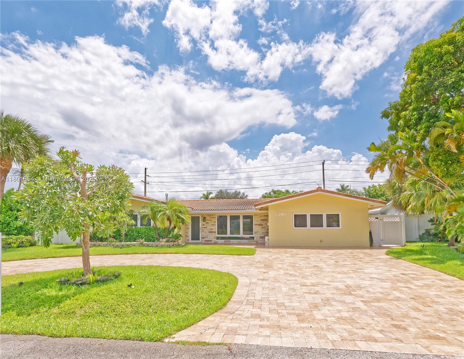 5261 NE 18th Ter