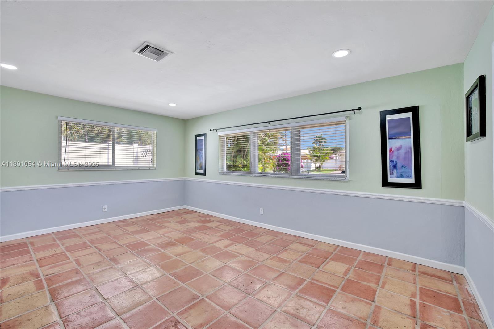 5261 NE 18th Ter