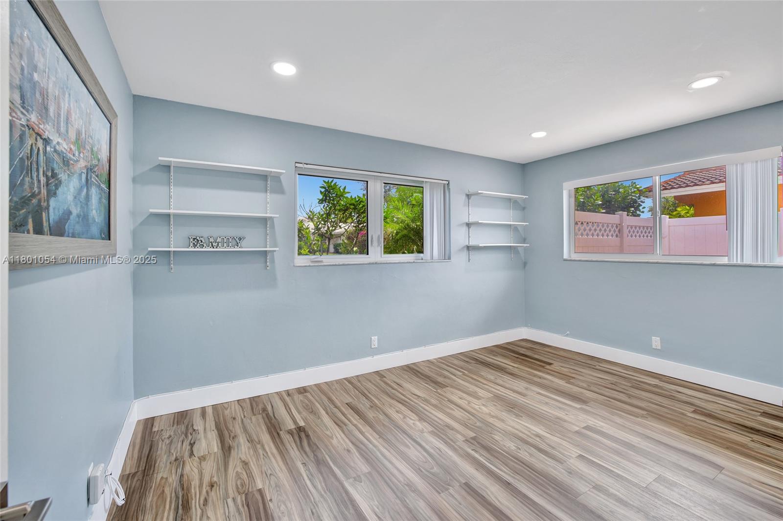 5261 NE 18th Ter