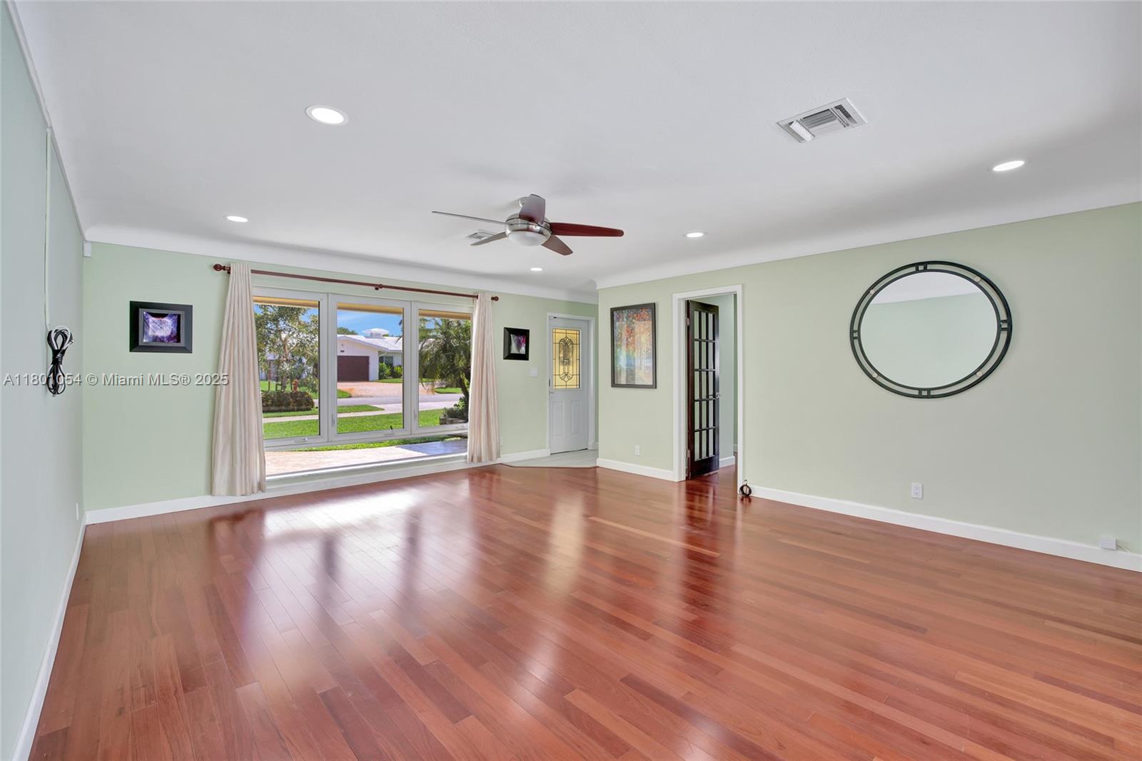 5261 NE 18th Ter