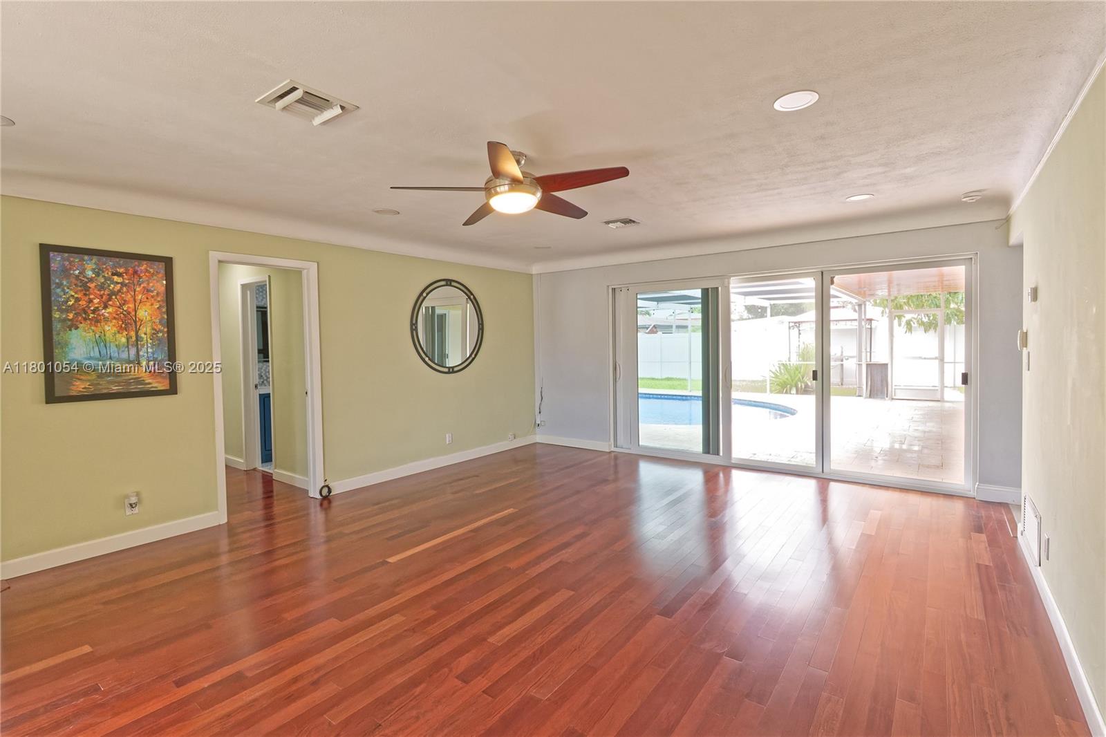 5261 NE 18th Ter
