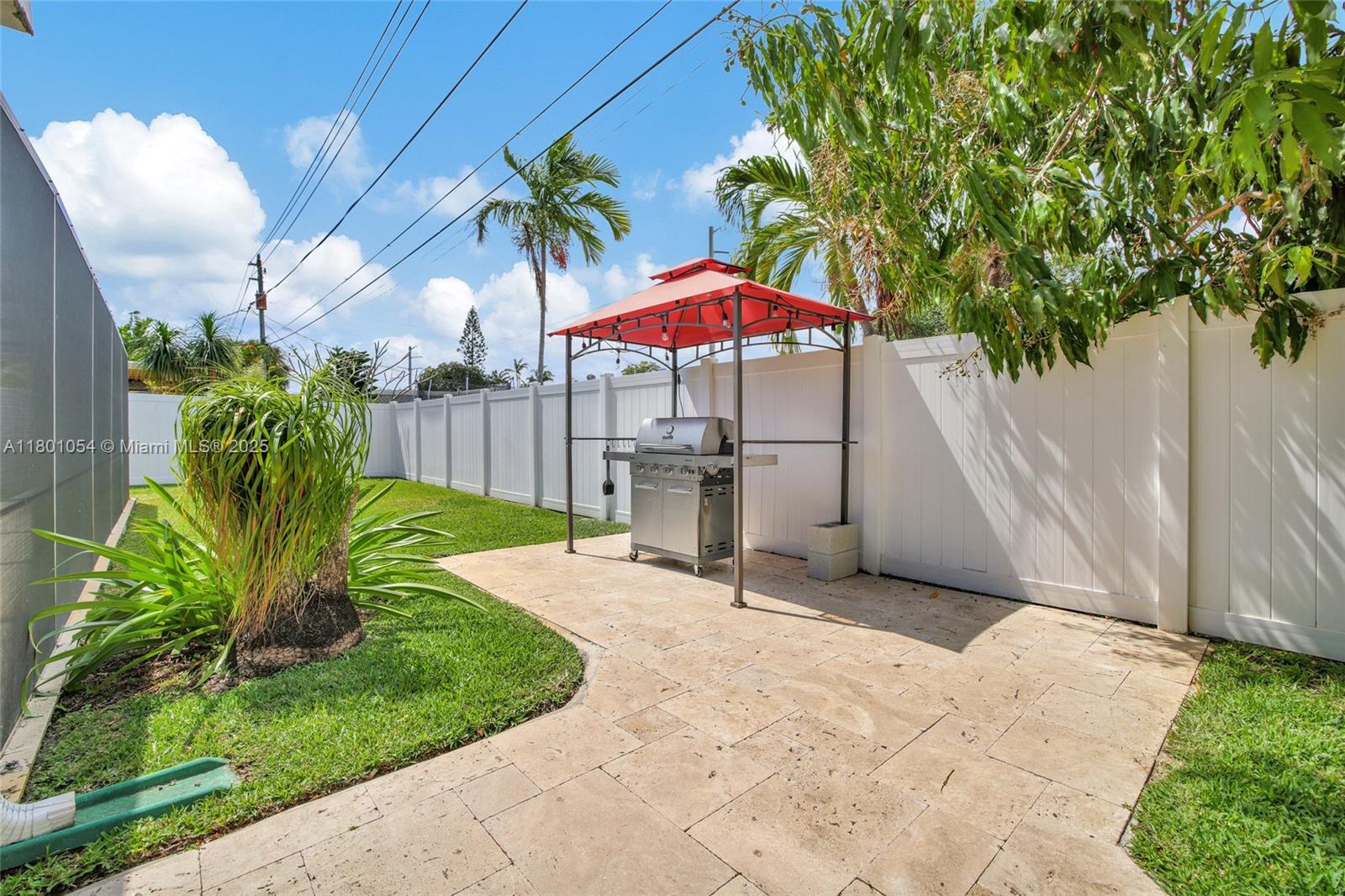 5261 NE 18th Ter