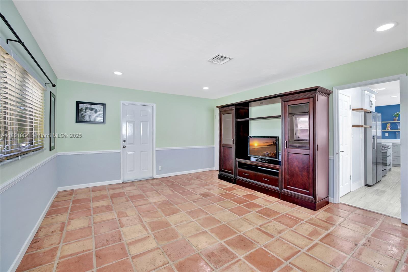 5261 NE 18th Ter