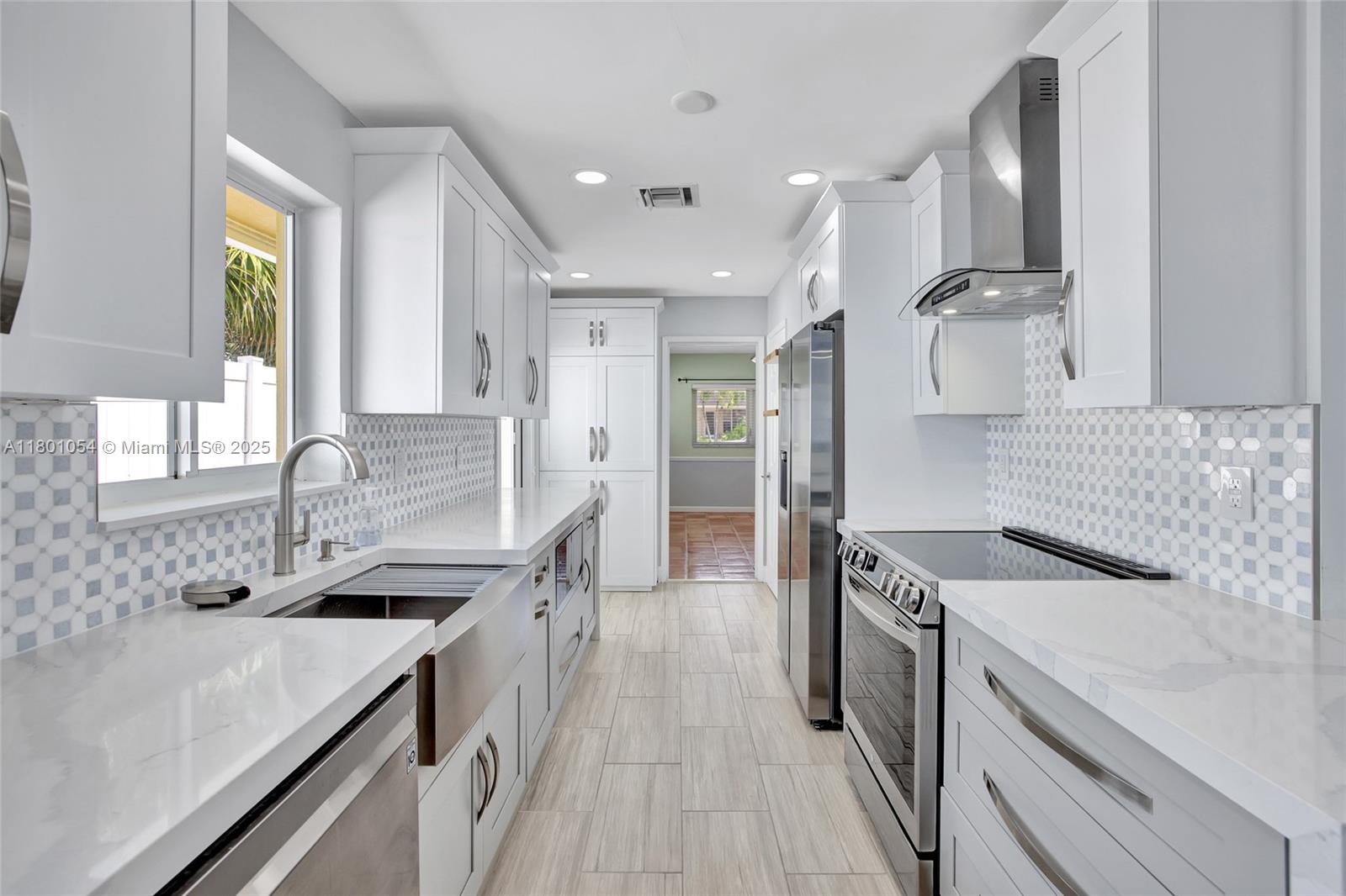 5261 NE 18th Ter