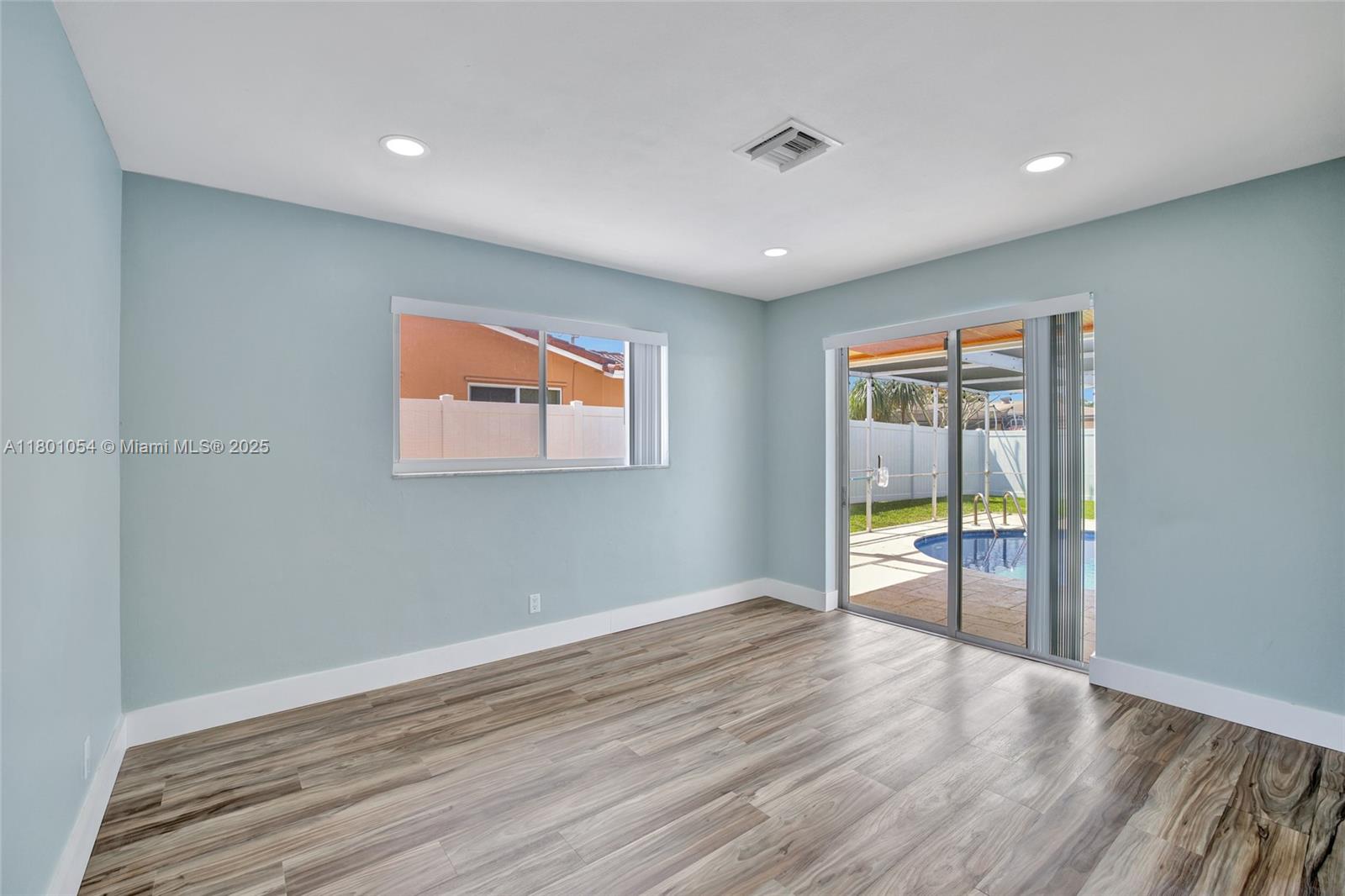 5261 NE 18th Ter