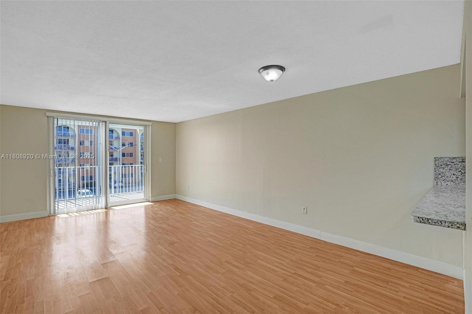 7000 NW 186th St # 318 Unit: 4-318