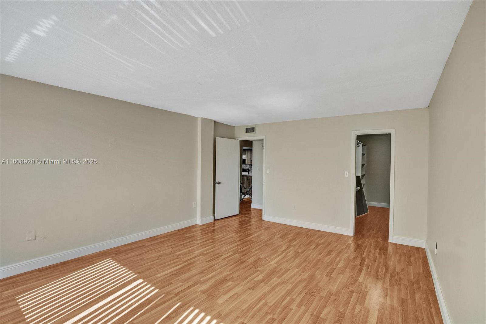 7000 NW 186th St # 318 Unit: 4-318