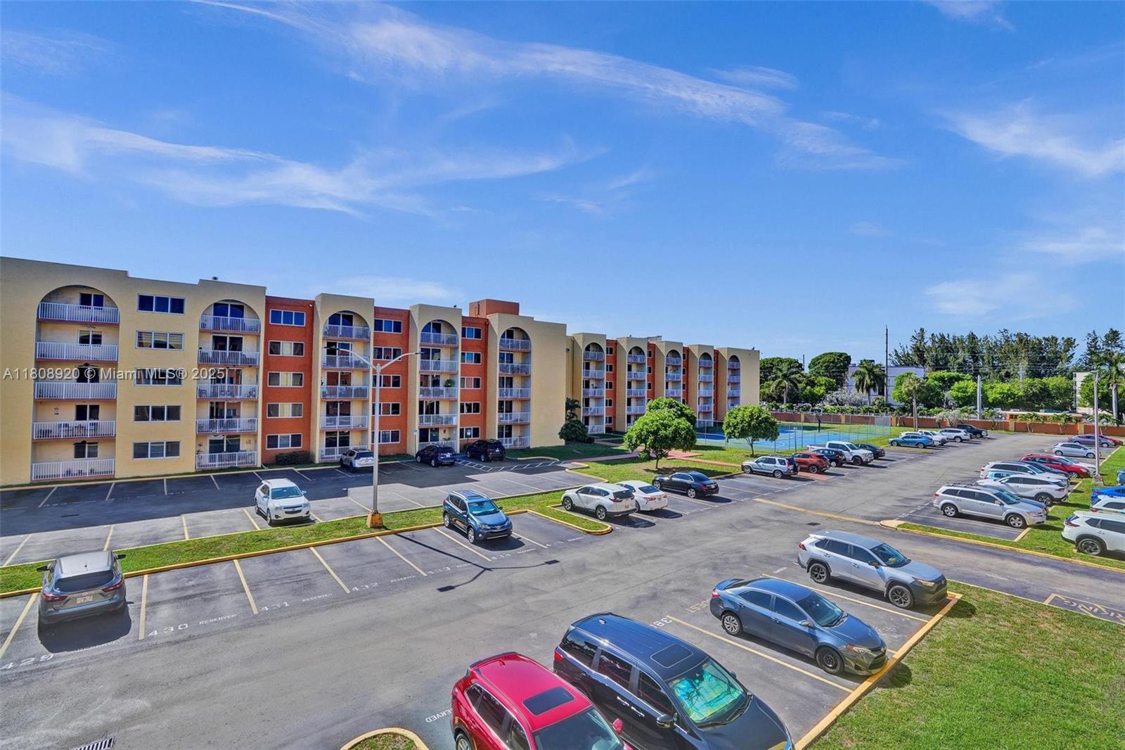 7000 NW 186th St # 318 Unit: 4-318