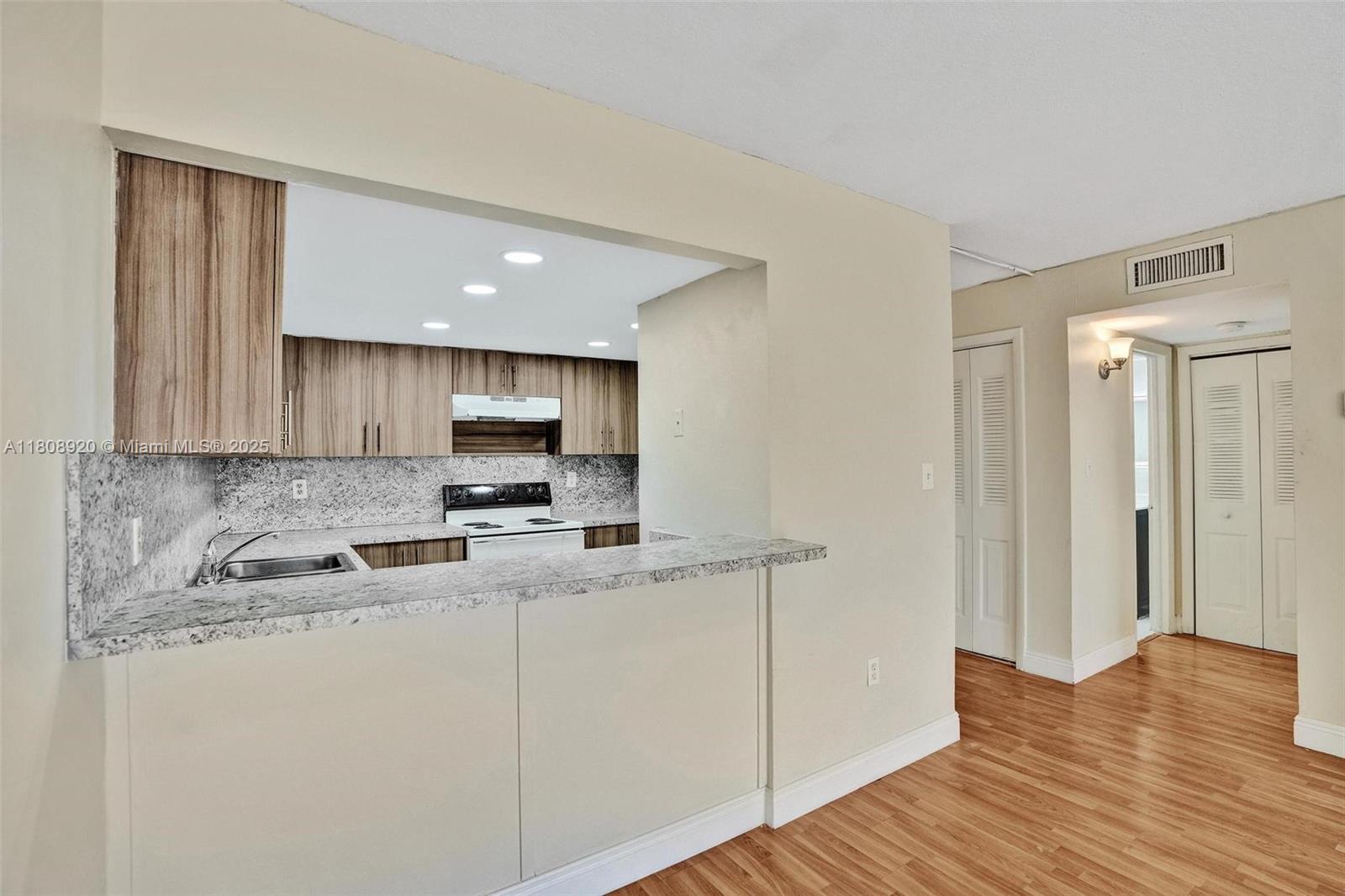 7000 NW 186th St # 318 Unit: 4-318