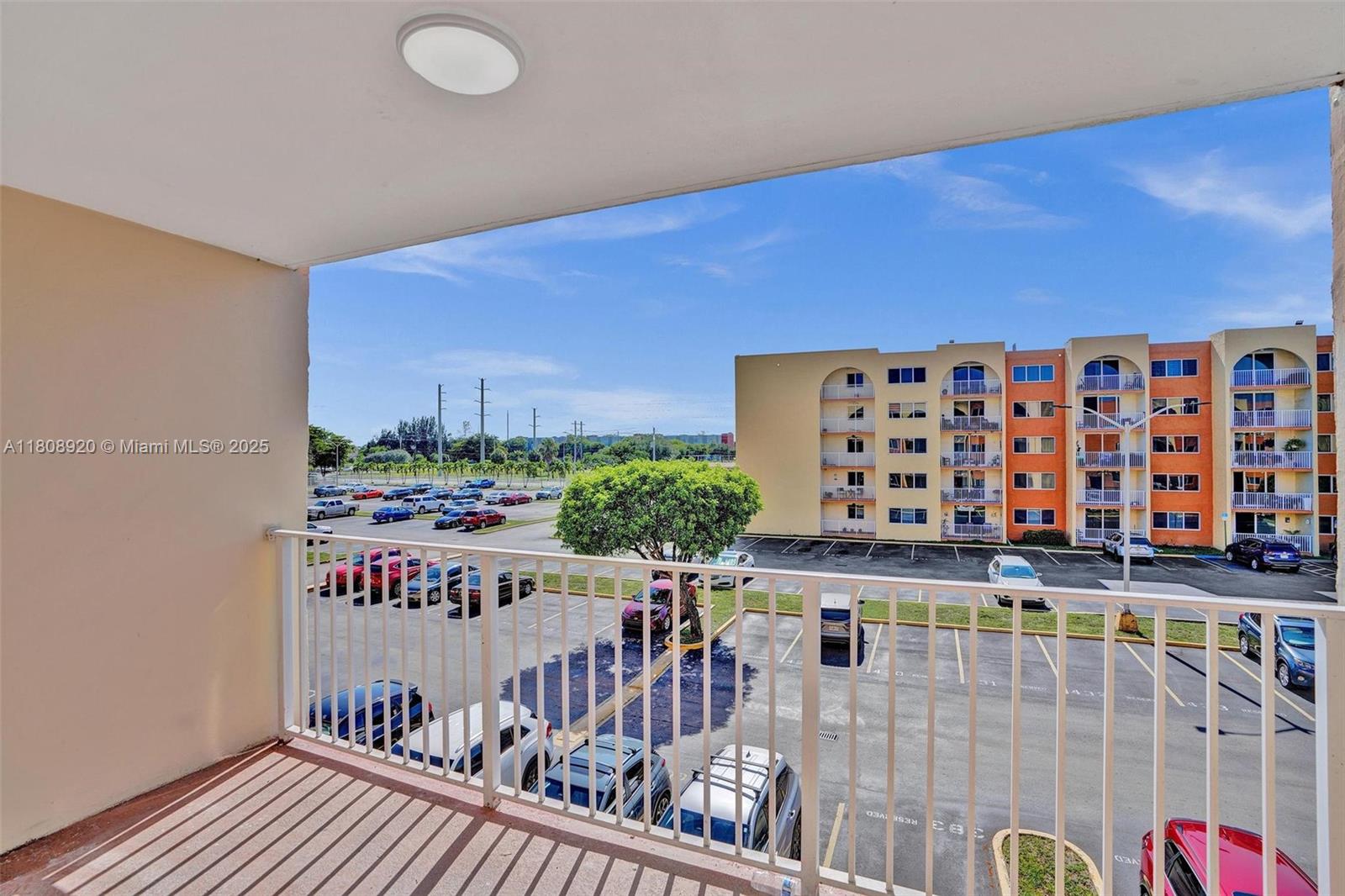 7000 NW 186th St # 318 Unit: 4-318