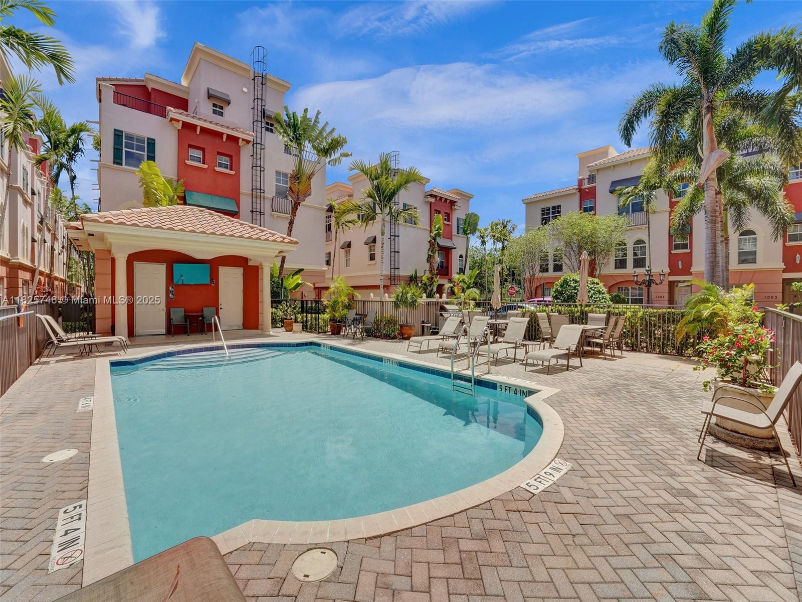 1033 NE 17th Way # 904