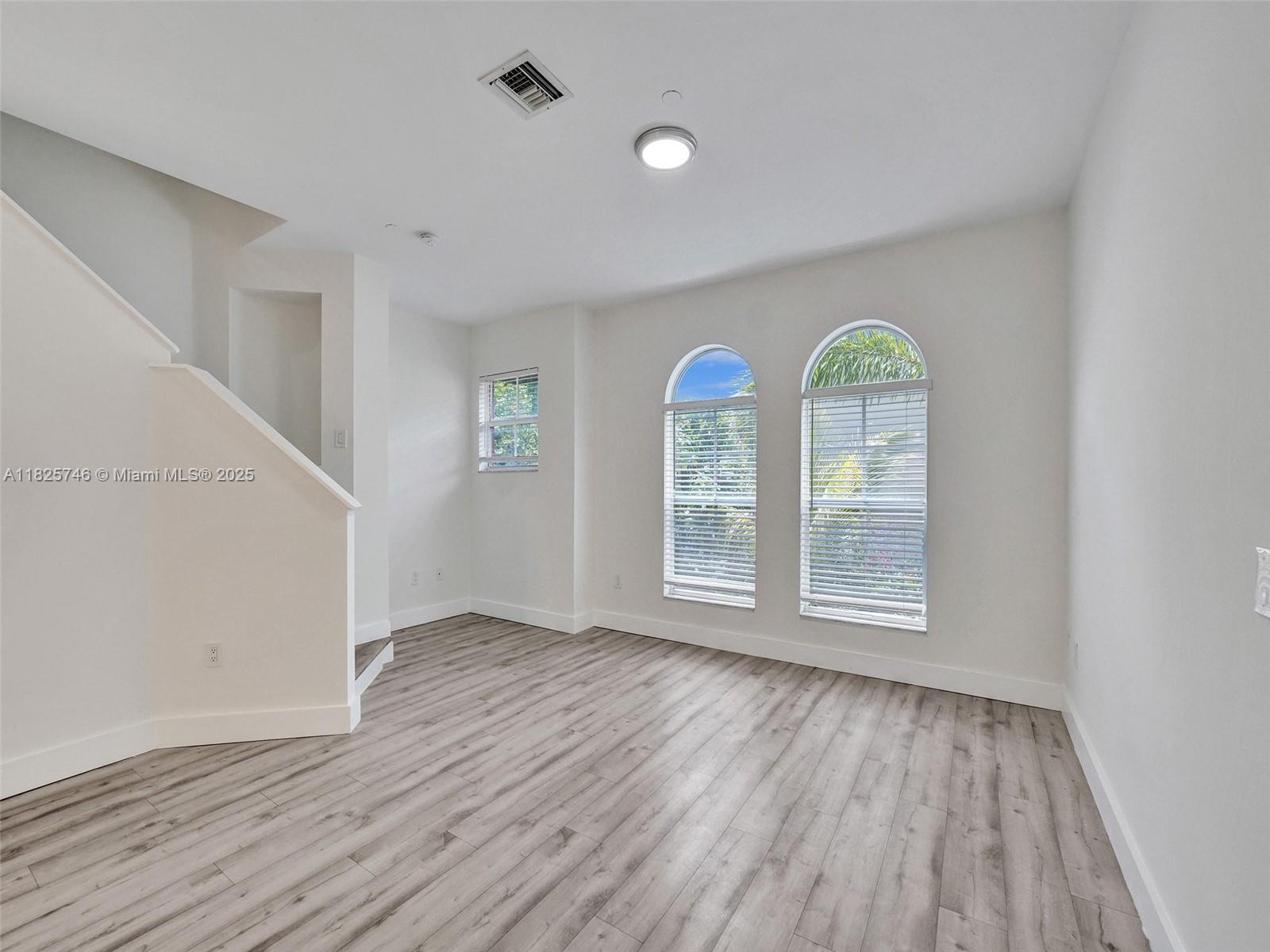 1033 NE 17th Way # 904
