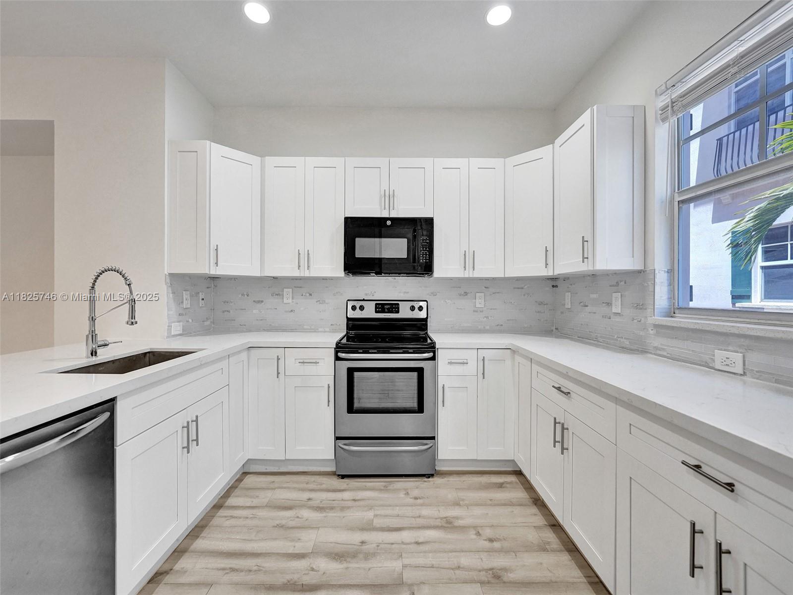 1033 NE 17th Way # 904