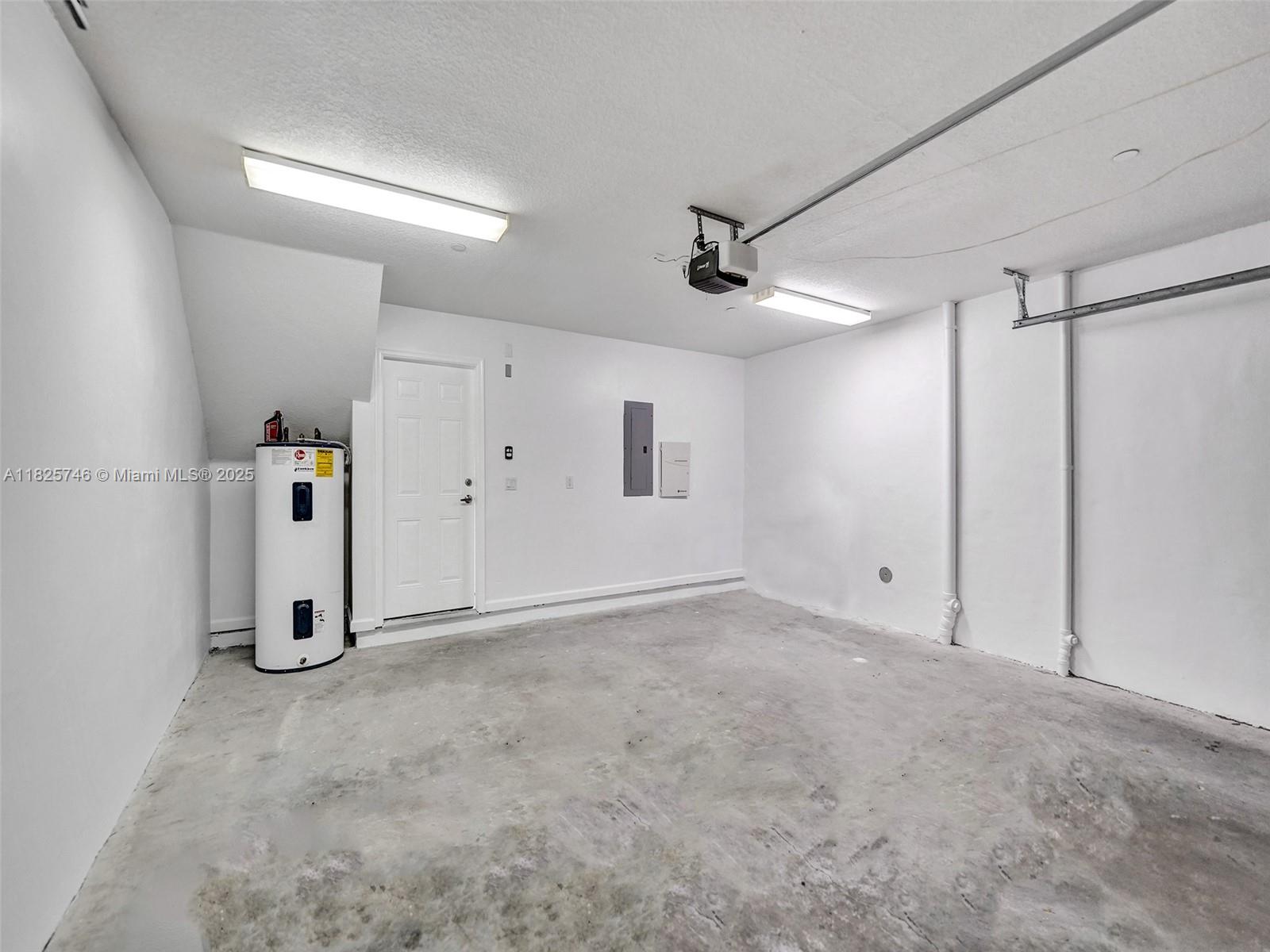 1033 NE 17th Way # 904