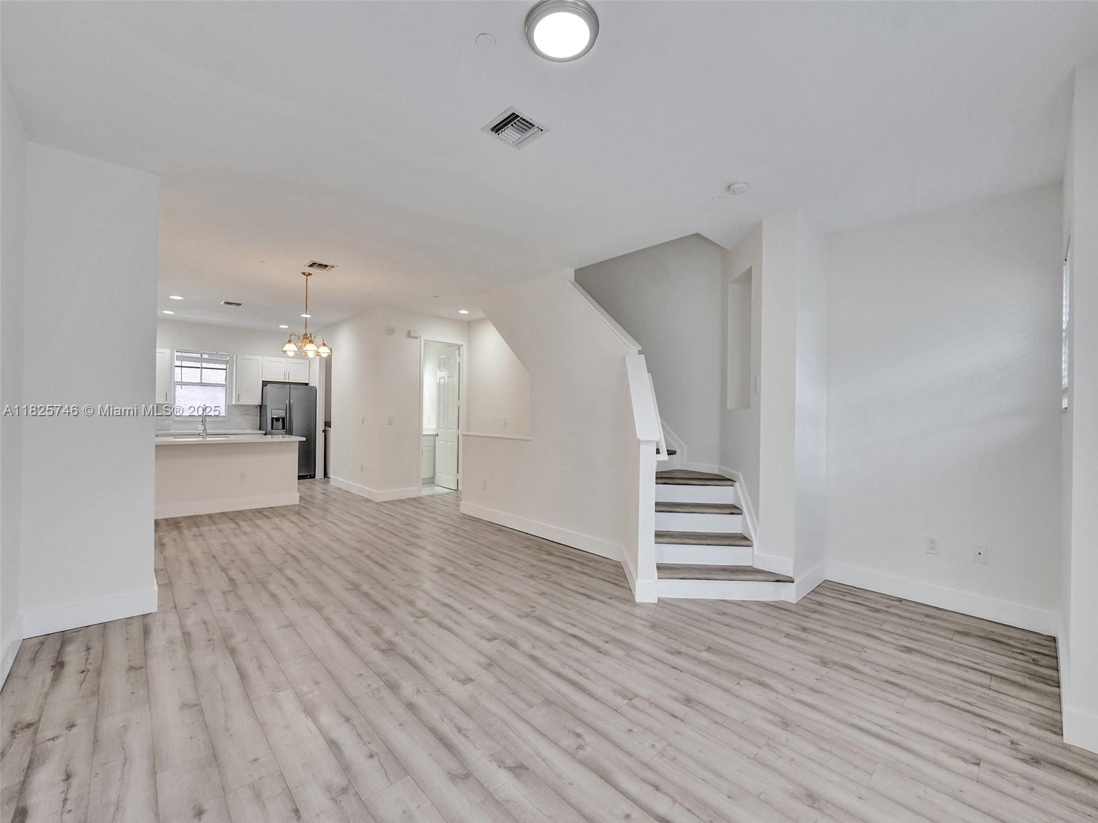 1033 NE 17th Way # 904