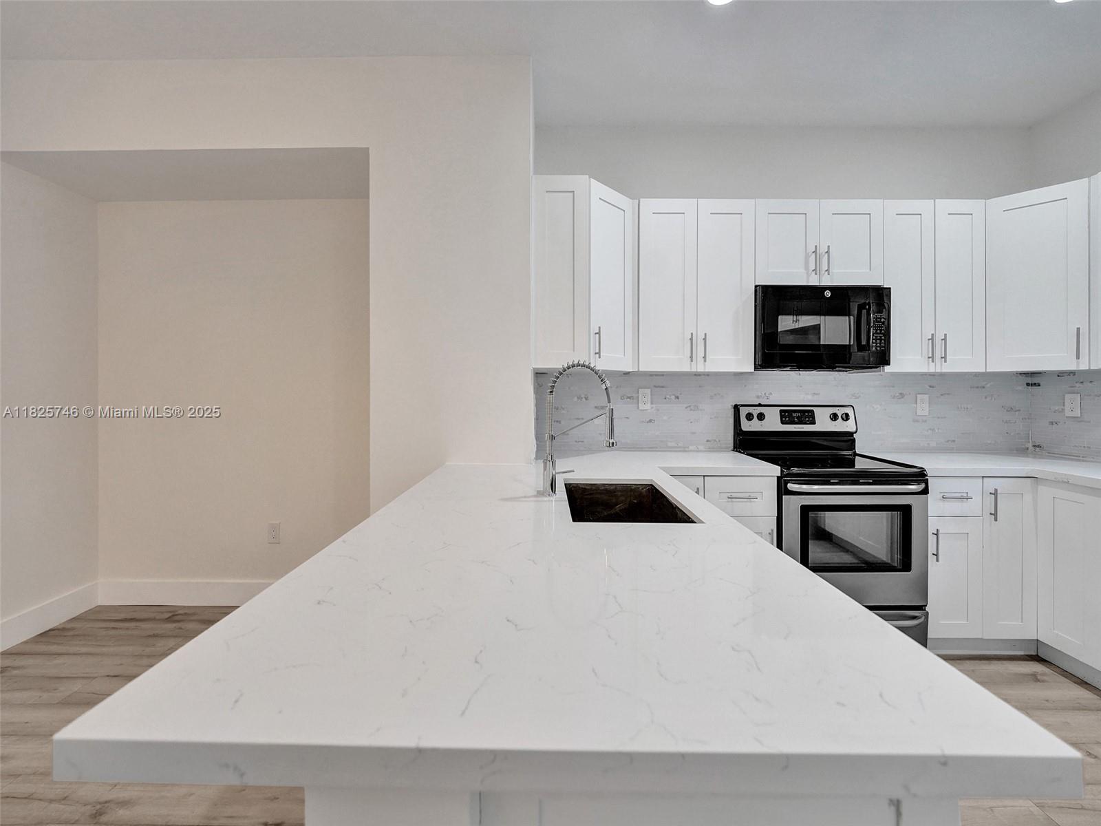 1033 NE 17th Way # 904