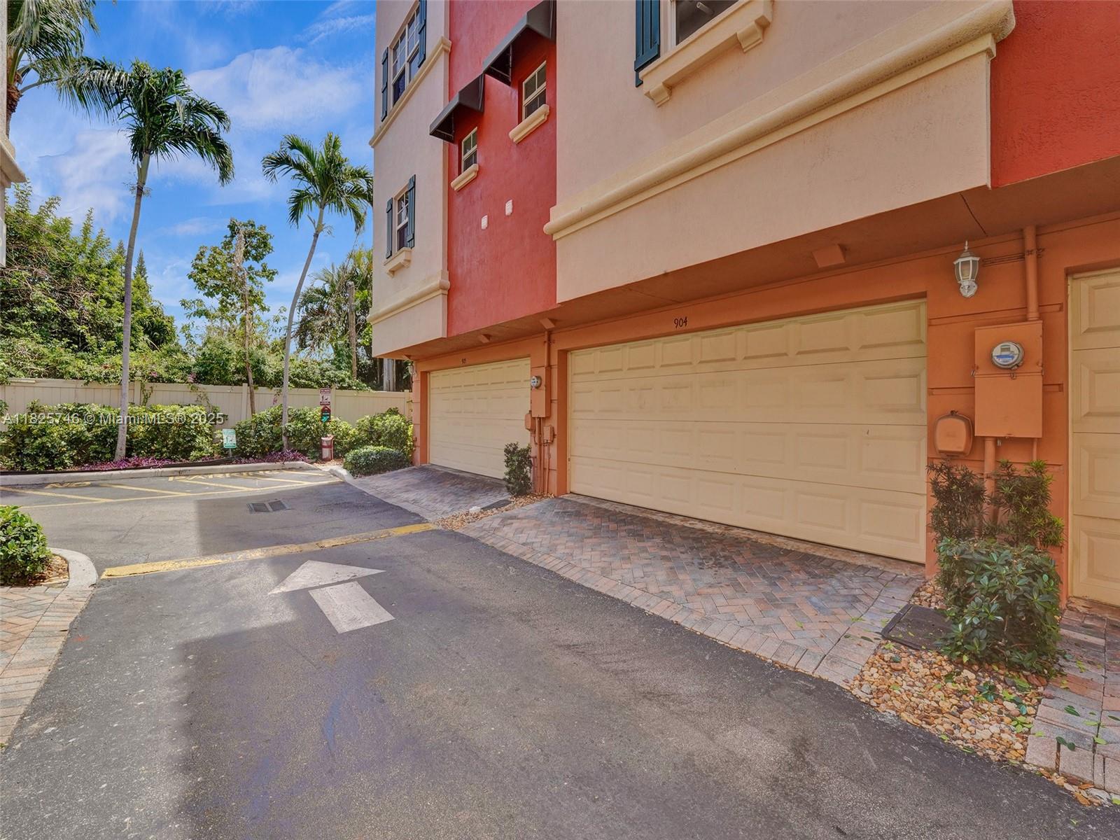 1033 NE 17th Way # 904