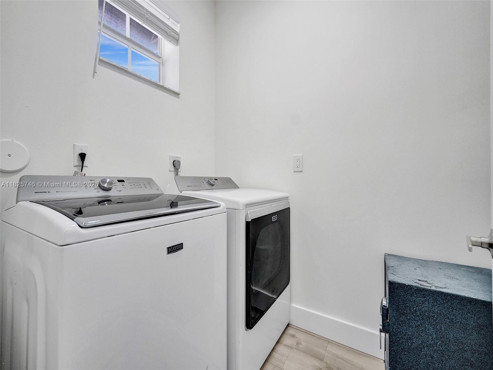 1033 NE 17th Way # 904
