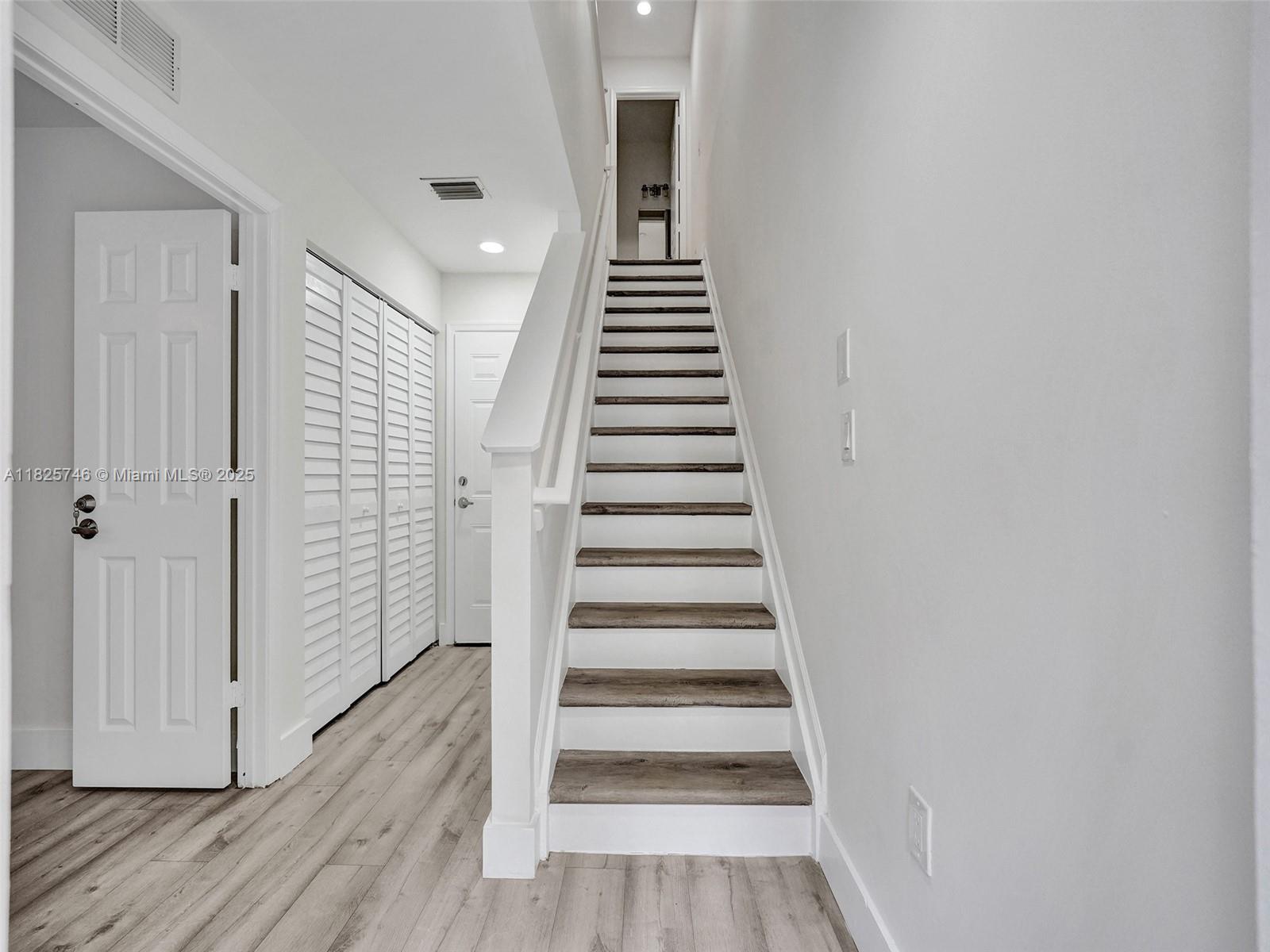 1033 NE 17th Way # 904