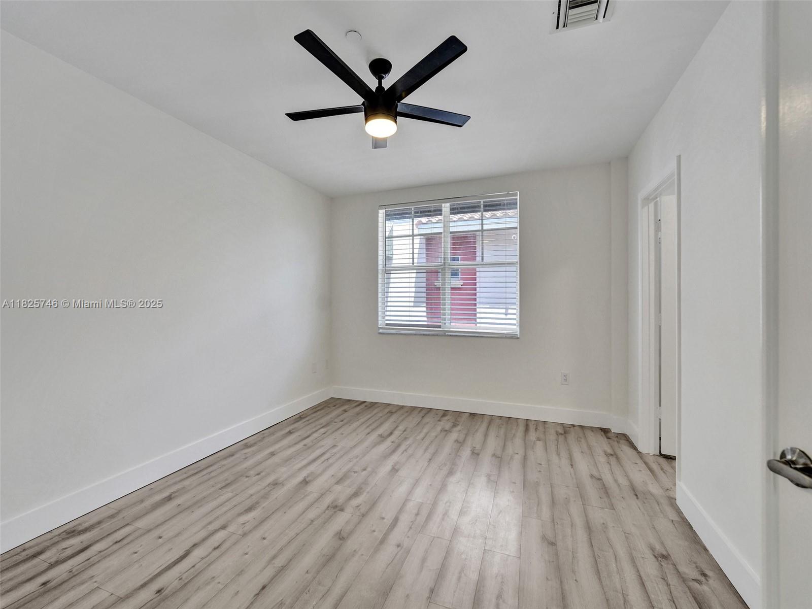 1033 NE 17th Way # 904