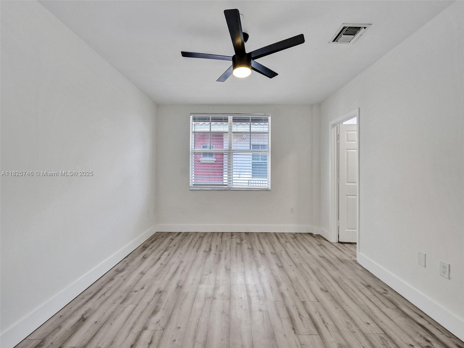 1033 NE 17th Way # 904