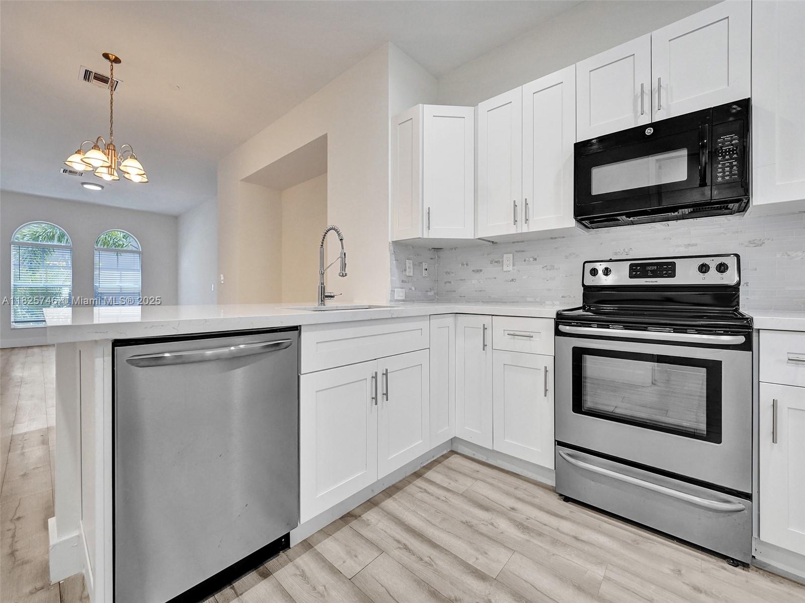1033 NE 17th Way # 904