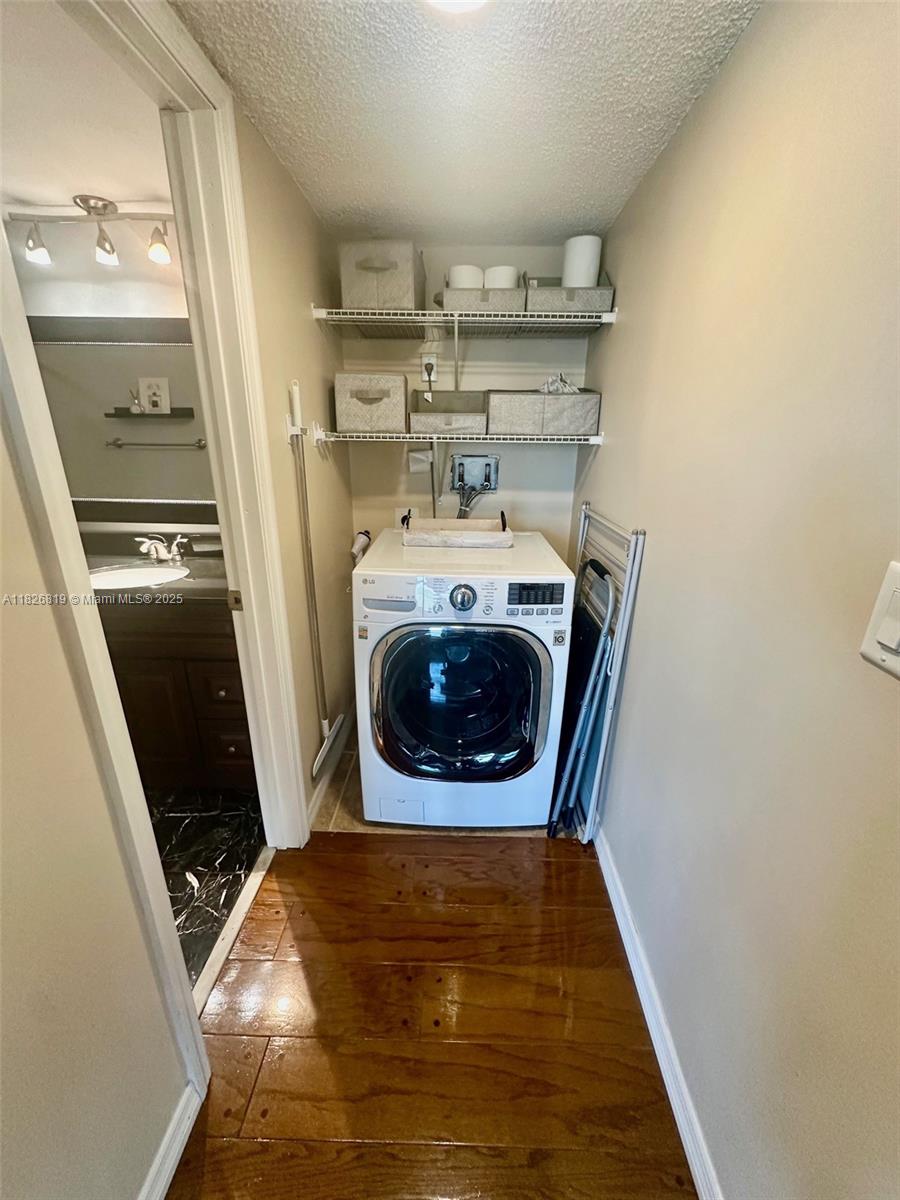 3000 E Sunrise Blvd # 5A