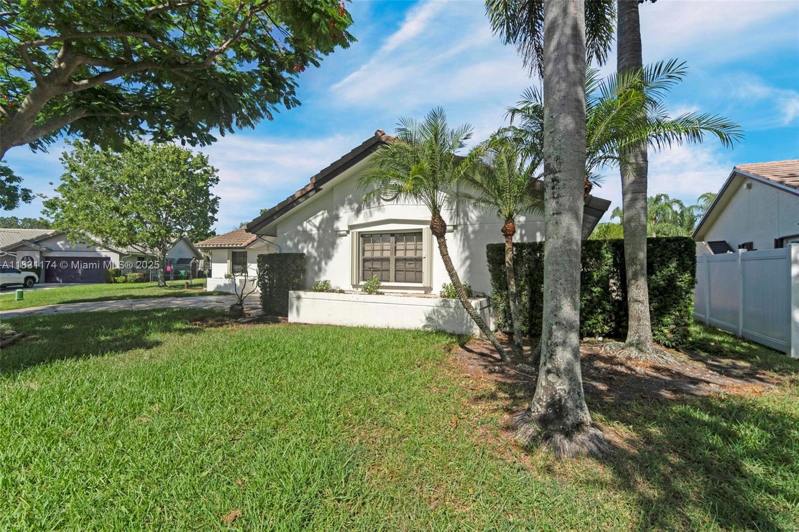 5621 Carriage Ln