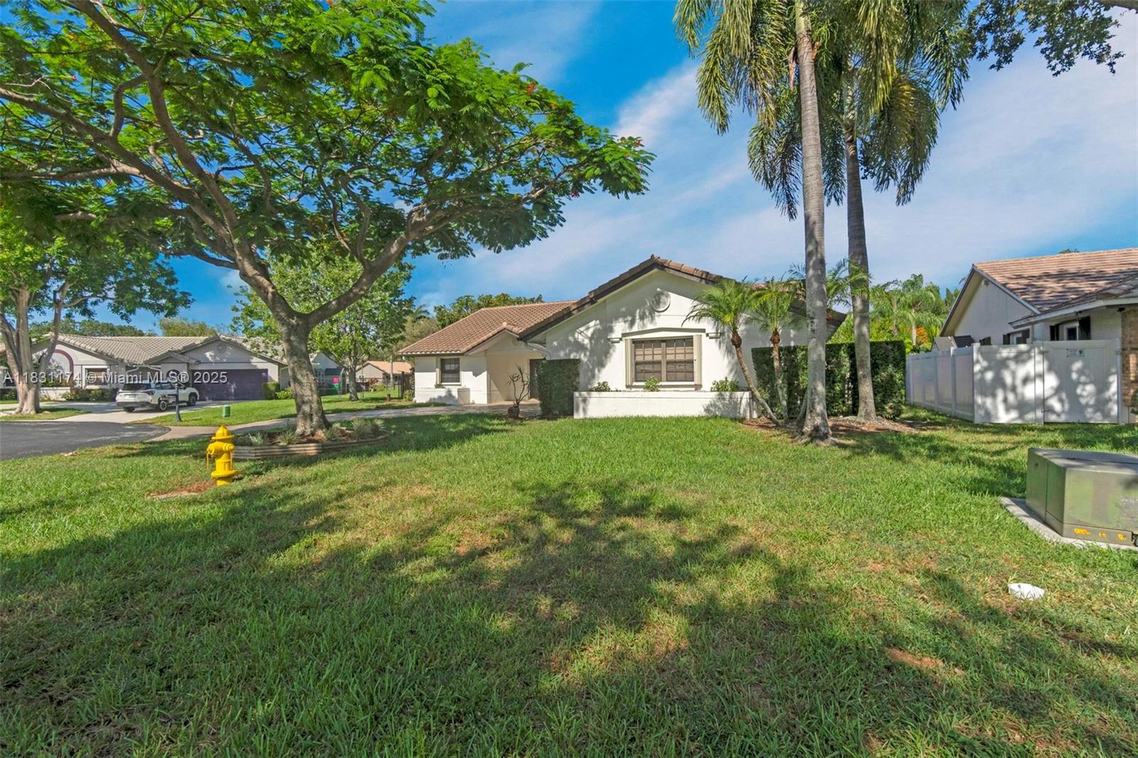 5621 Carriage Ln