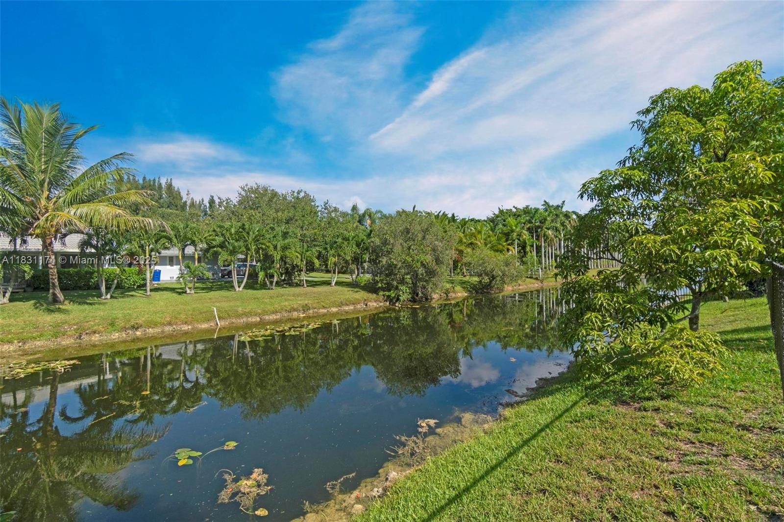 5621 Carriage Ln