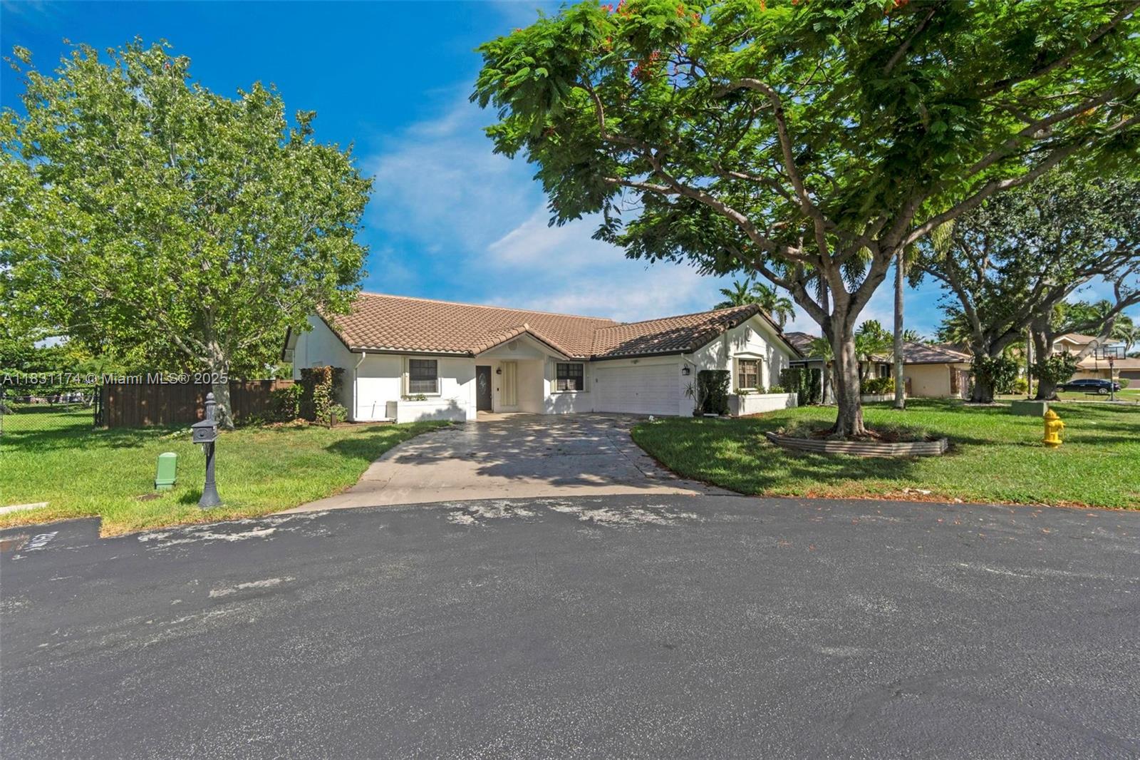5621 Carriage Ln