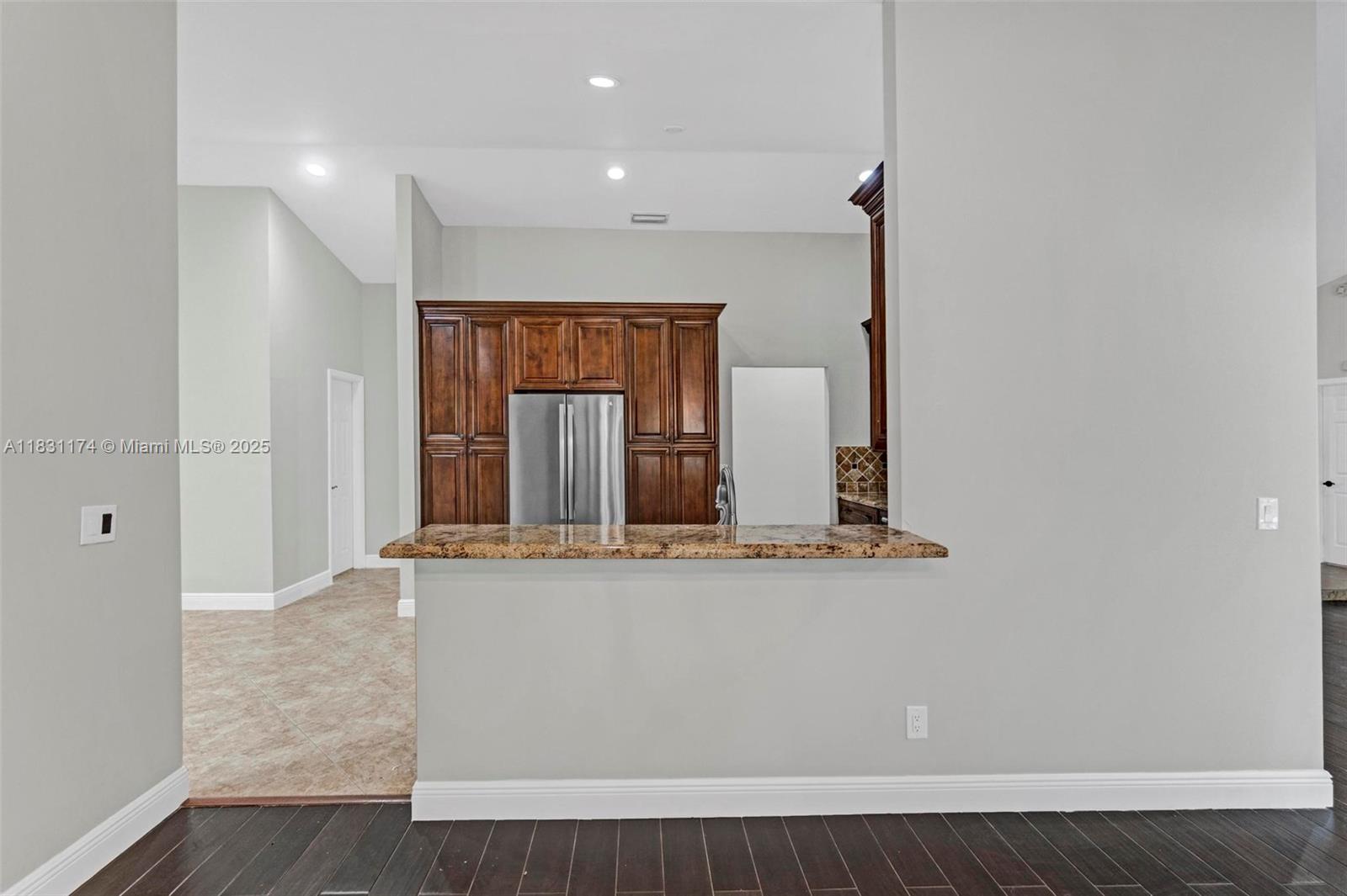 5621 Carriage Ln