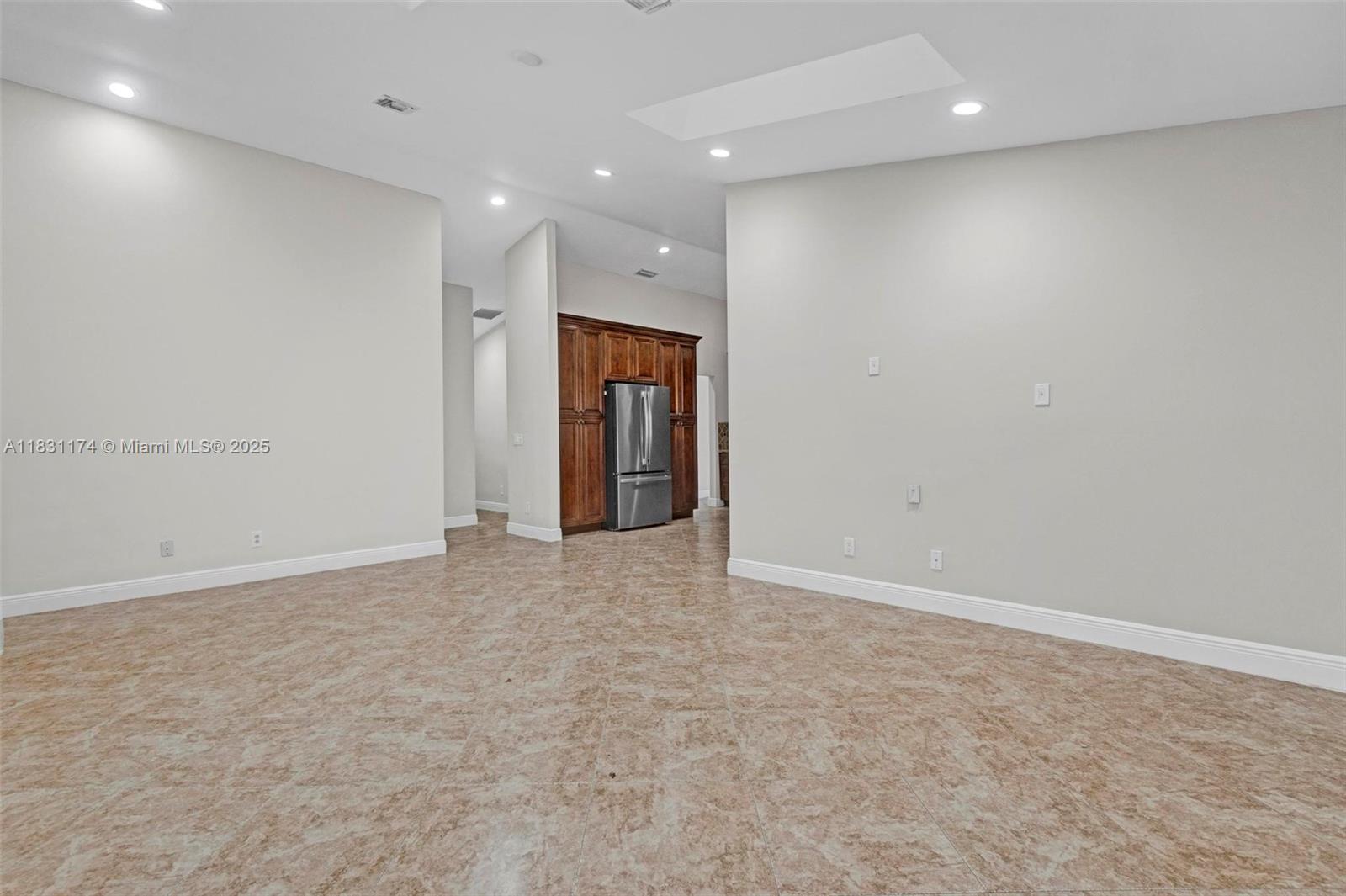 5621 Carriage Ln